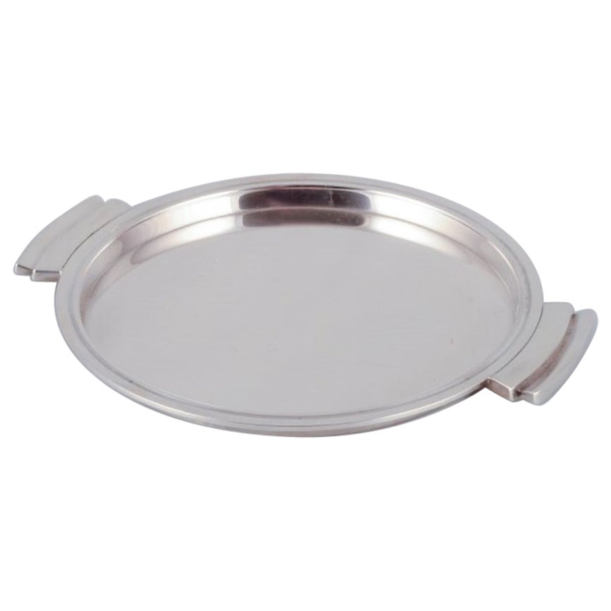 Harald Nielsen for Georg Jensen. Art Deco tray in sterling silver.