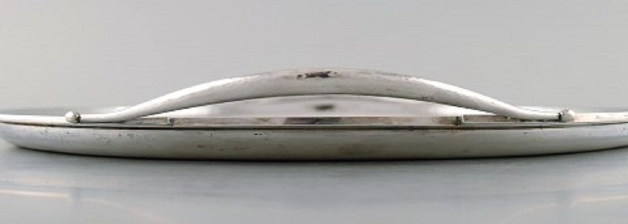 Harald Nielsen for Georg Jensen, Large Art Deco Serving Tray in Sterling Silver In Good Condition In Copenhagen, DK