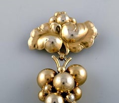 Harald Nielsen for Georg Jensen, Rare and Early "Grapes" Brooch, 1933-1944