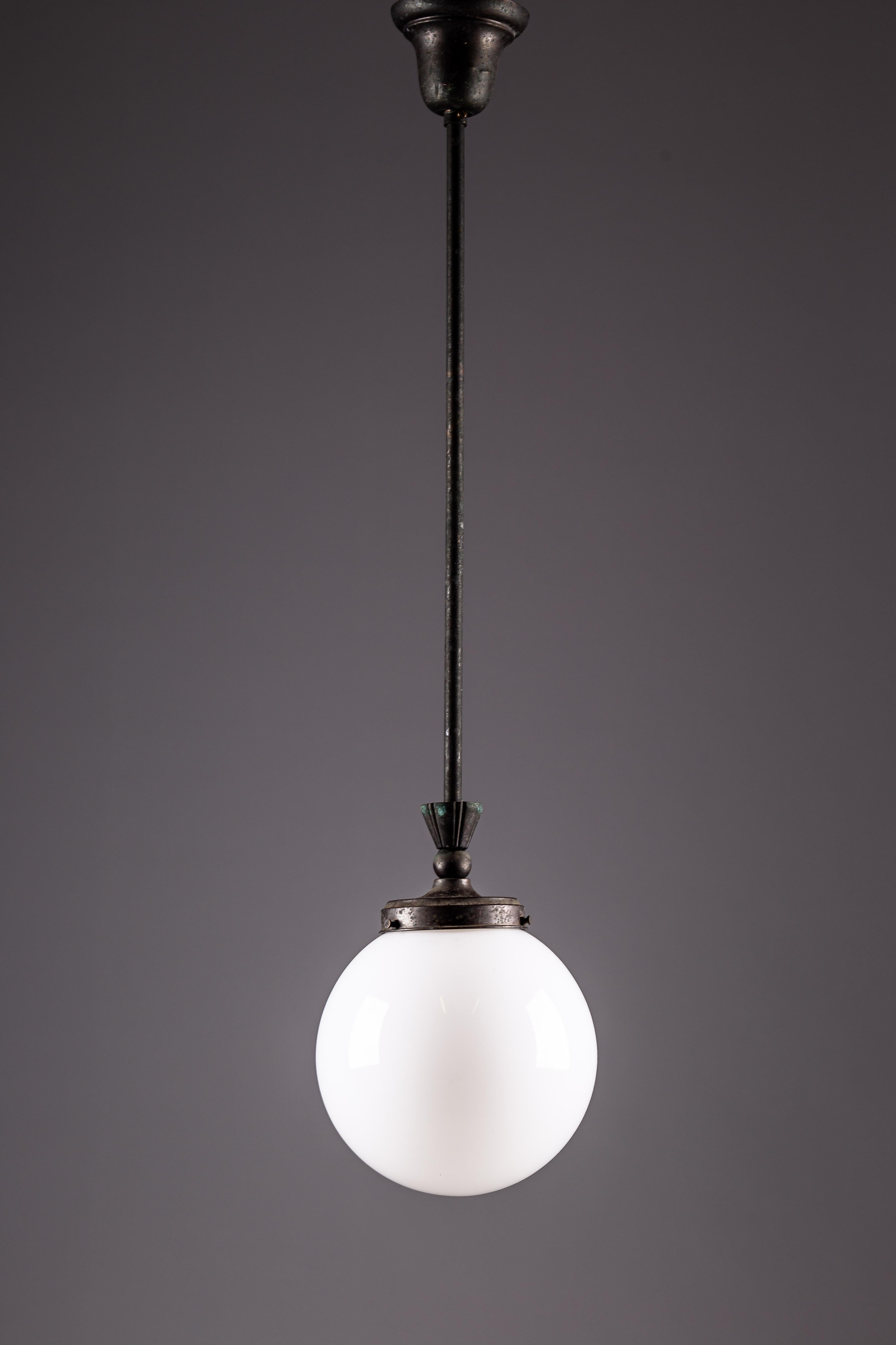 Scandinavo moderno Harald Notini, lampada da soffitto del 1920, Arvid Böhlmarks Lampfabrik, Svezia in vendita