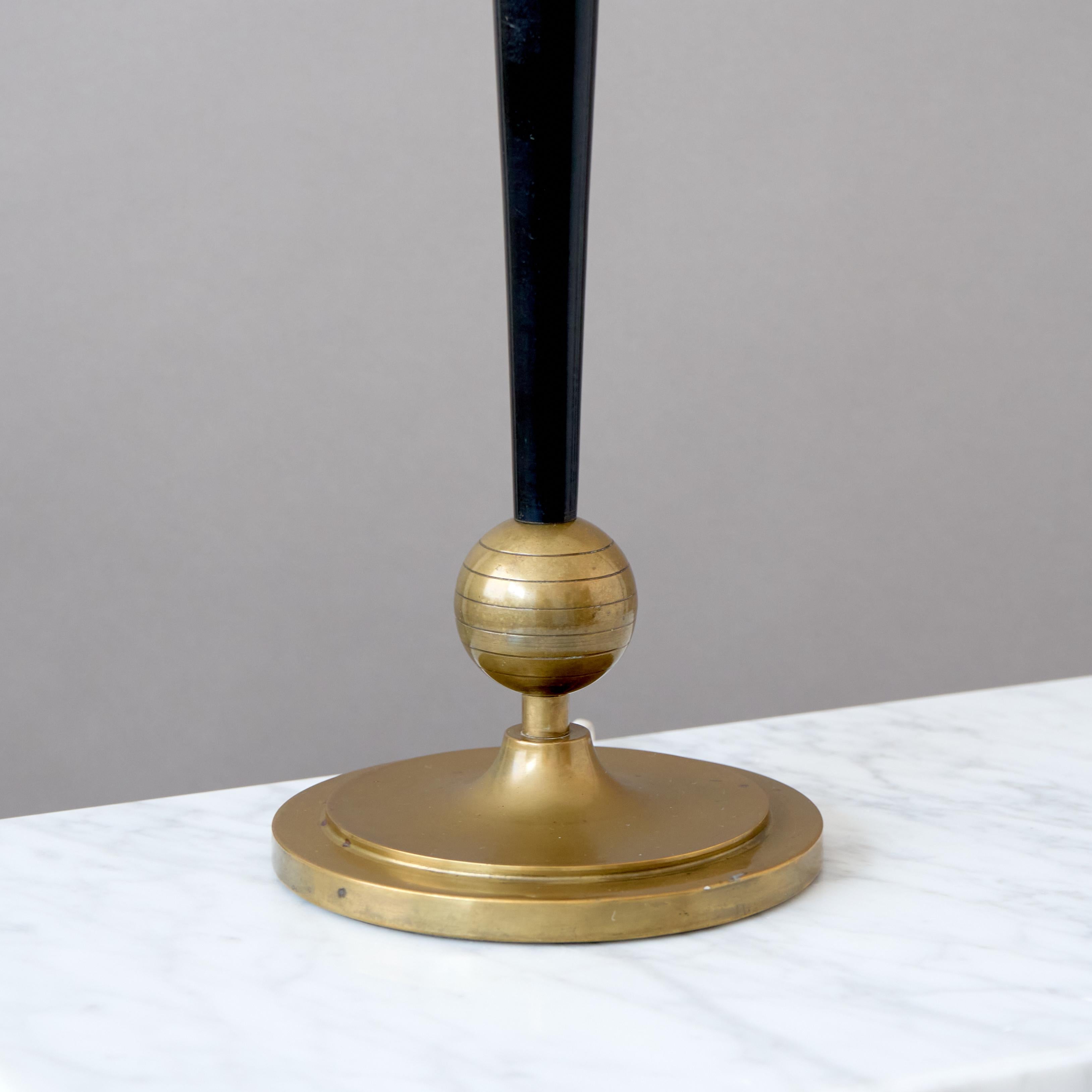 Swedish Harald Notini, Art Deco Brass Table Lamp for Böhlmarks, Sweden, 1930s. For Sale
