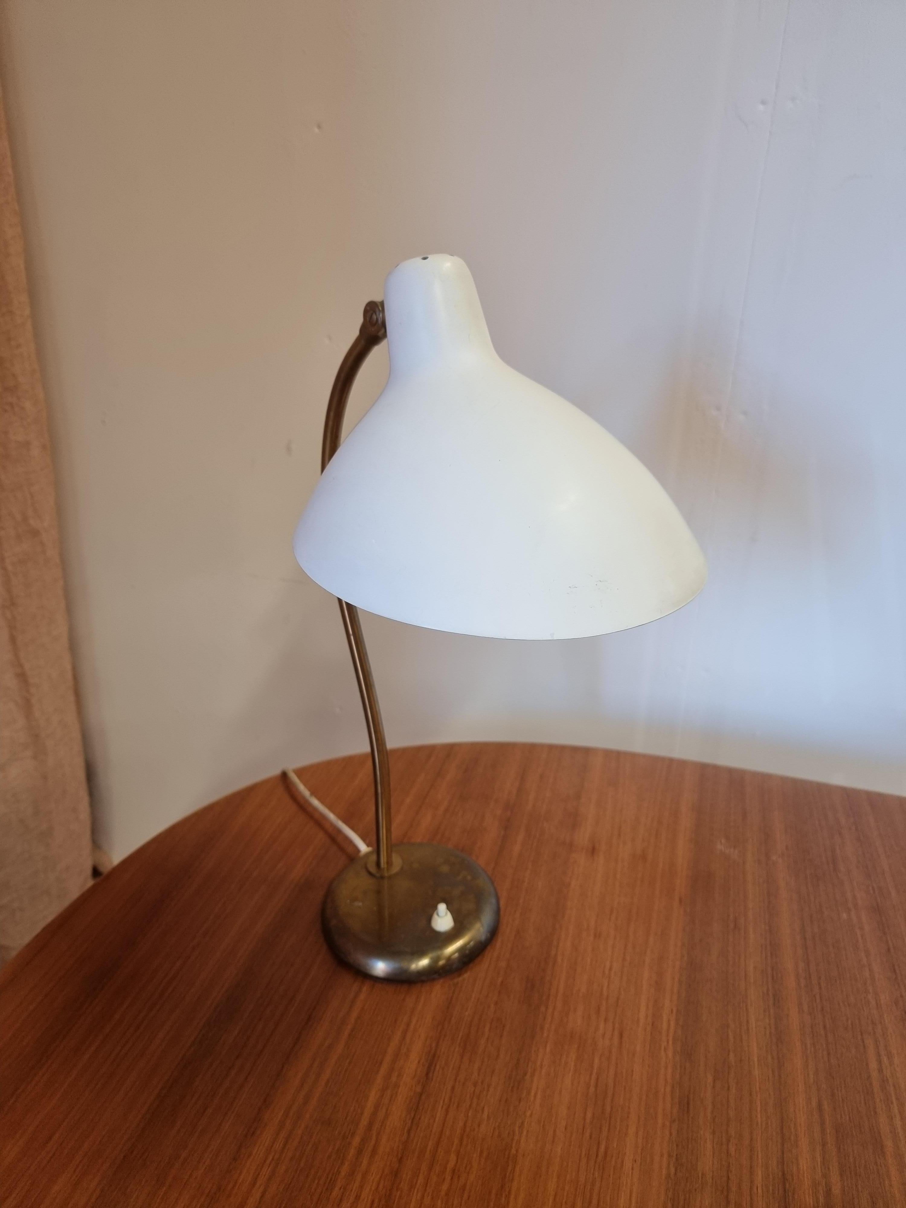 Harald Notini, lampe de table / de bureau en laiton, Böhlmarks, Scandinavian Modern en vente 3