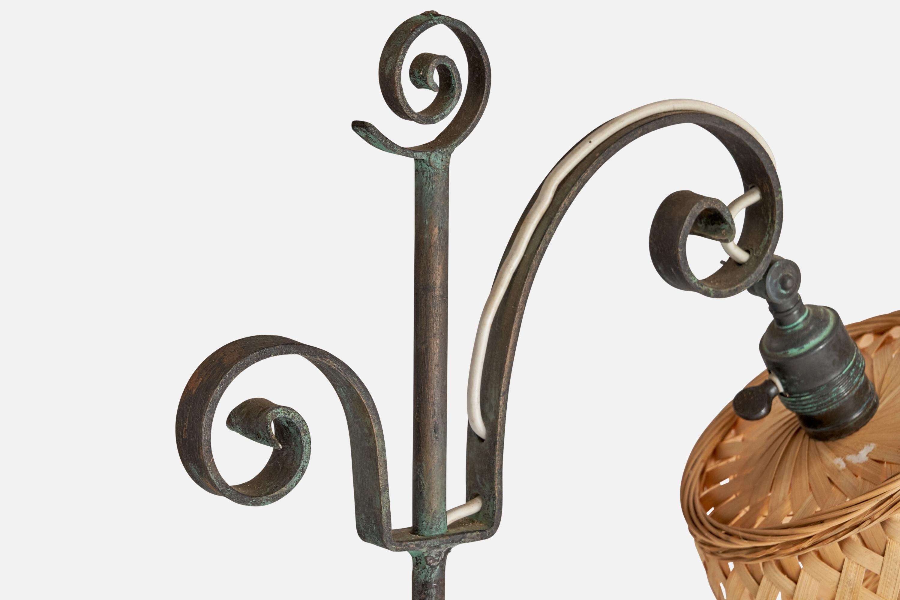 Lampadaire Harald Notini, fer forgé, rotin, Suède, années 1930 Bon état - En vente à High Point, NC