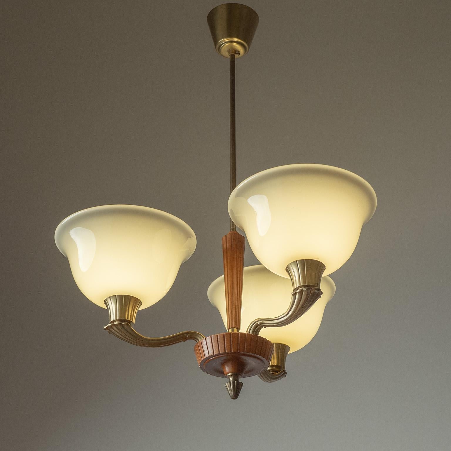 Art Déco Lampadario in vetro e legno di Harald Notini, 1940 circa in vendita