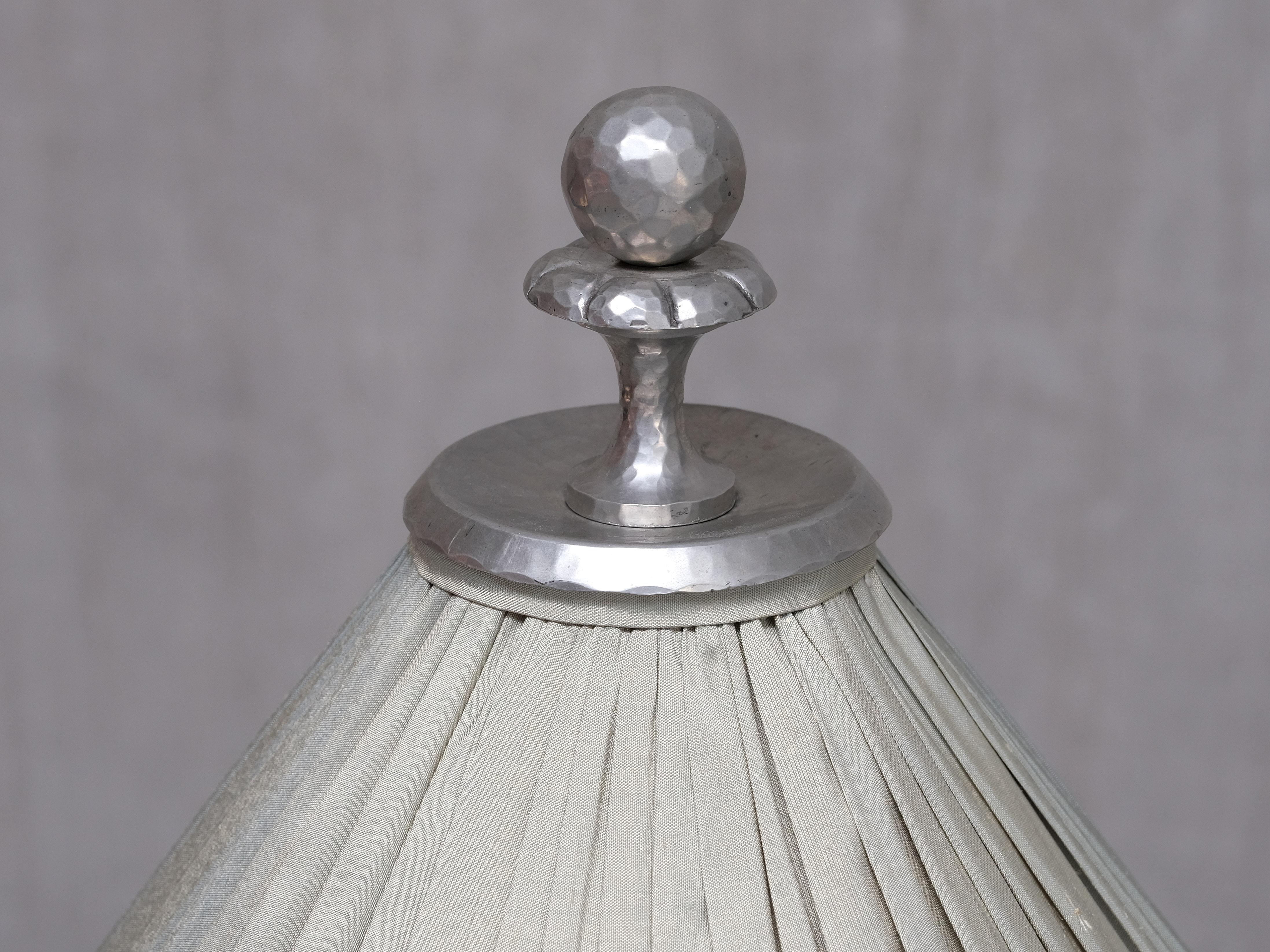 Harald Notini Hammered Tin Table Lamp, Model 6891, Böhlmarks, Sweden, 1920s For Sale 6
