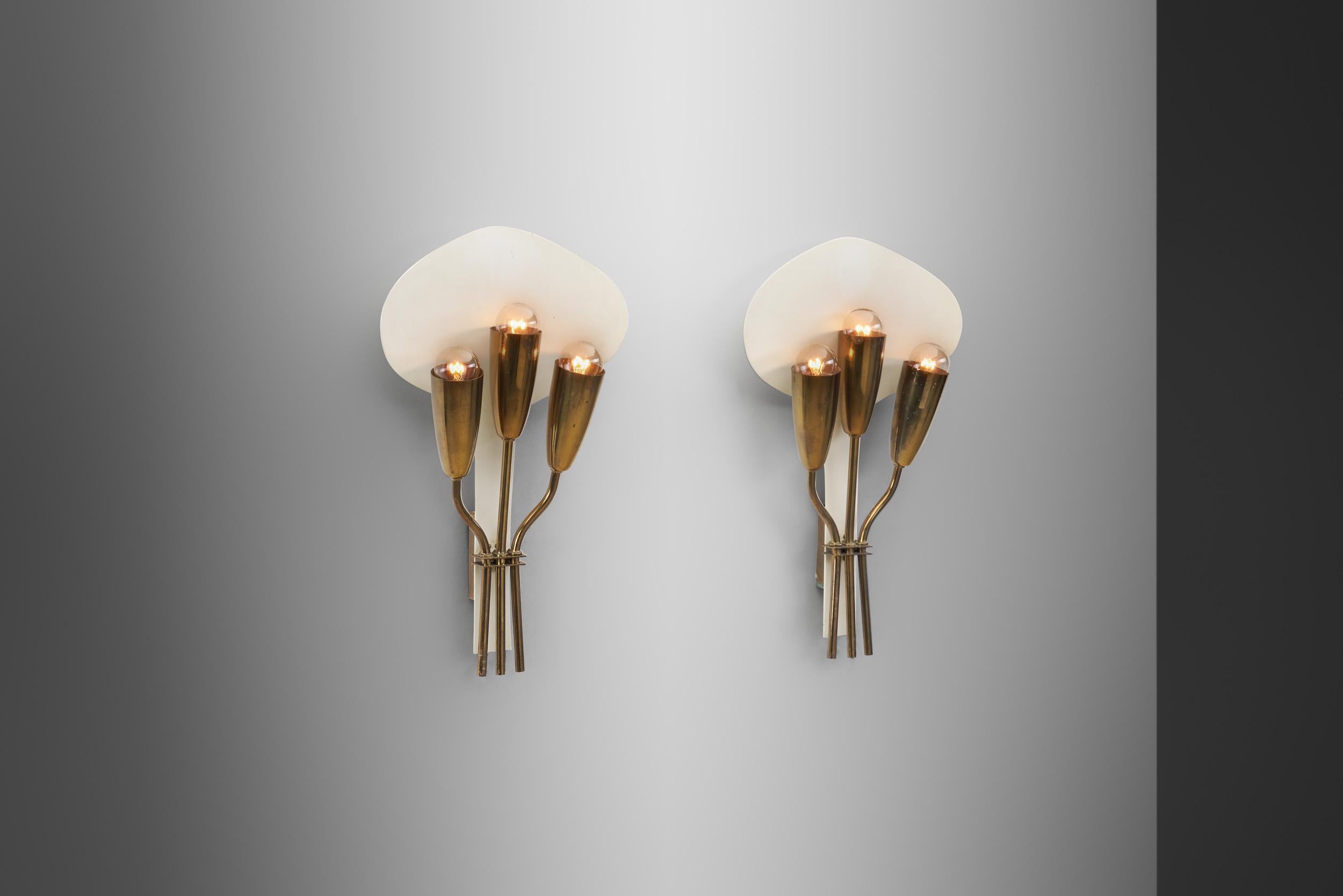 This exceedingly rare model by Swedish designer and sculptor, Harald Notini. He was the artistic leader at Böhlmarks and is represented at the ‘Nationalmuseum’ in Stockholm.

Between the 1920s and 1950s, Böhlmarks was a significant player in the