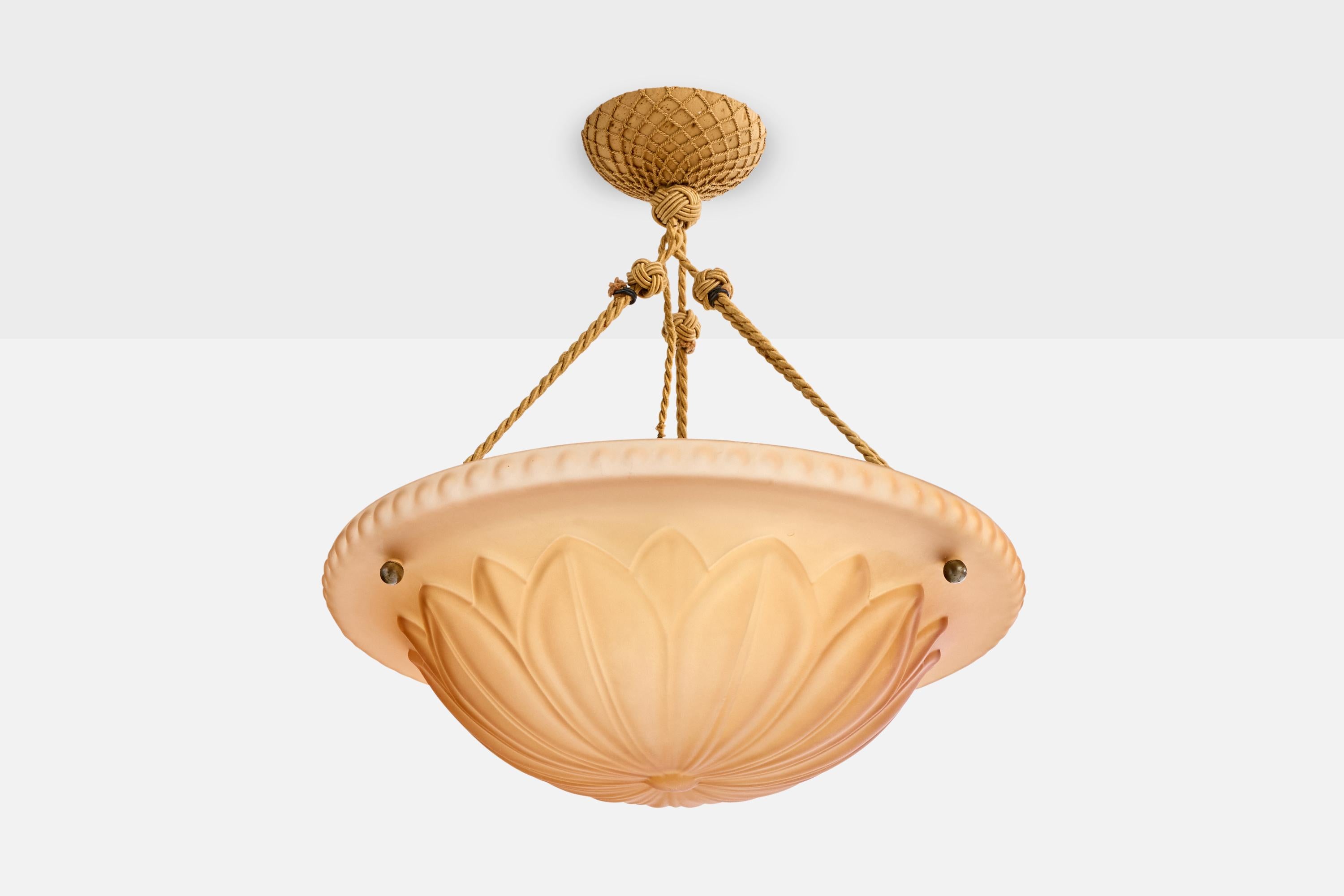 Suspension en verre orange et corde brune conçue par Harald Notini et produite par Arvid Böhlmarks Lampfabrik, Suède, vers les années 1930.

Usure correspondant à l'âge et à l'usage.

Dimensions globales (pouces) : 16.5
