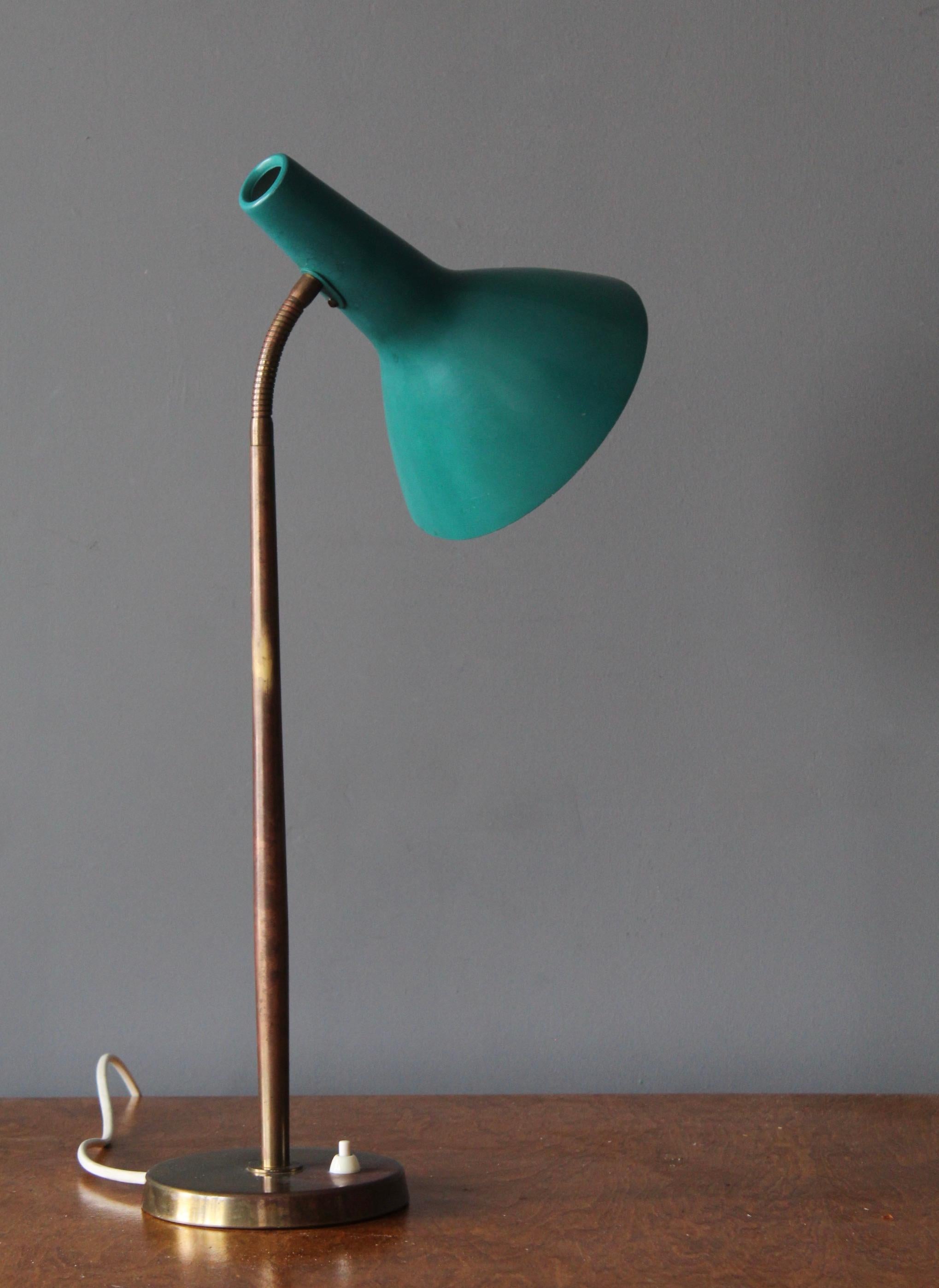 Harald Notini, Rare Table Lamp, Brass, Lacquered Metal, Böhlmarks, Sweden, 1940s In Good Condition In High Point, NC