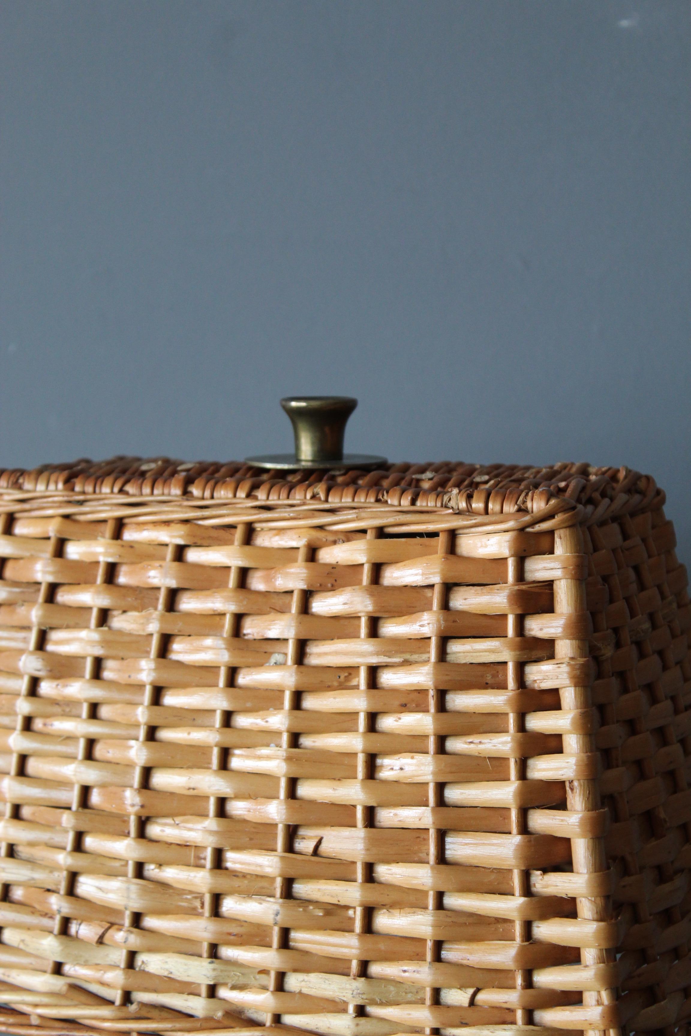 Harald Notini, Rare Table Lamp, Brass, Mahogany Rattan, Böhlmarks, Sweden, 1940s In Good Condition In High Point, NC