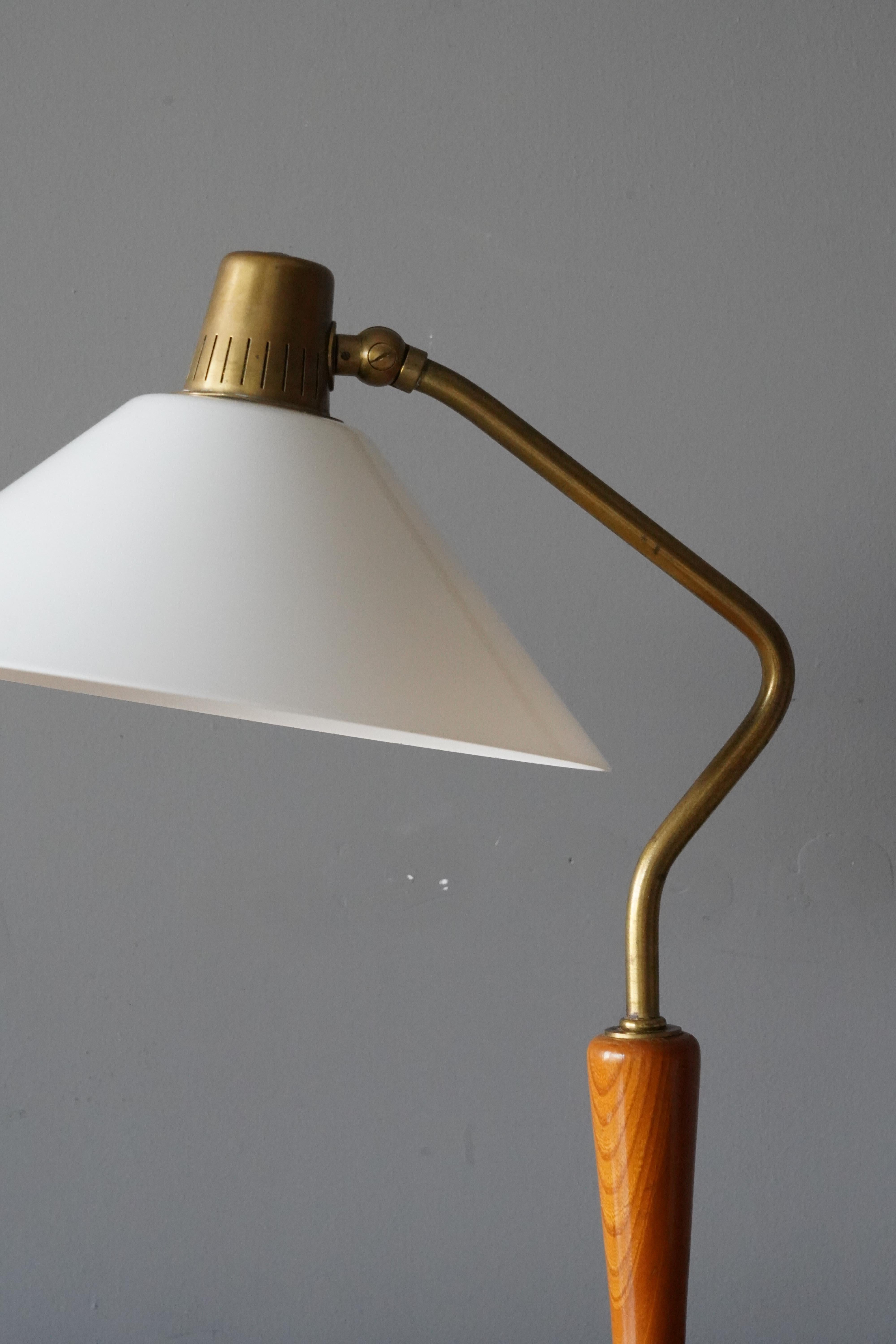 Harald Notini, Rare Table Lamp, Brass, Milk Glass, Elm, Böhlmarks, Sweden, 1940s In Good Condition In High Point, NC