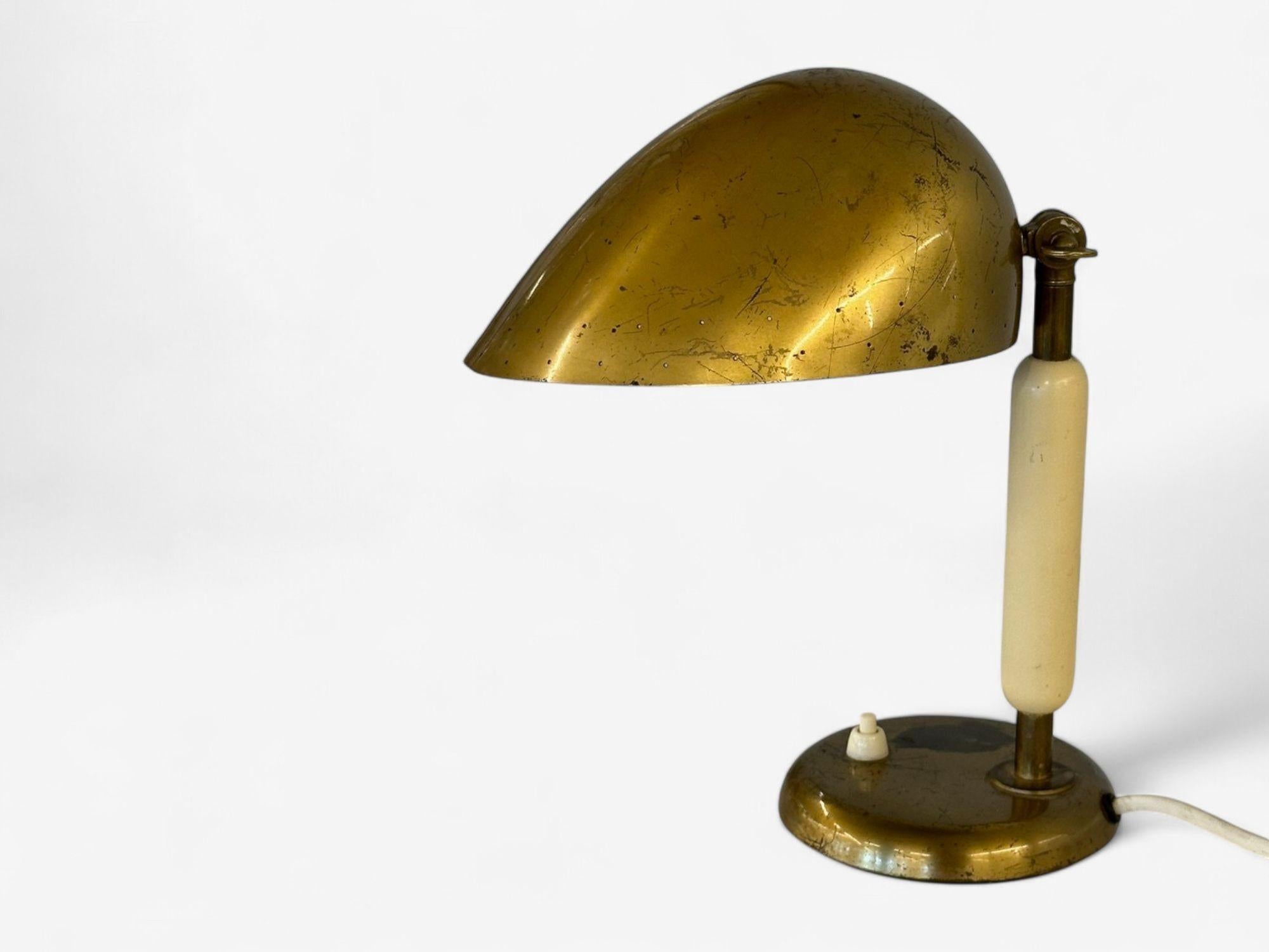 Mid-Century Modern Harald Notini, Swedish Modern, Patinated Brass, Wood, Rare Table Lamp, 1930s For Sale