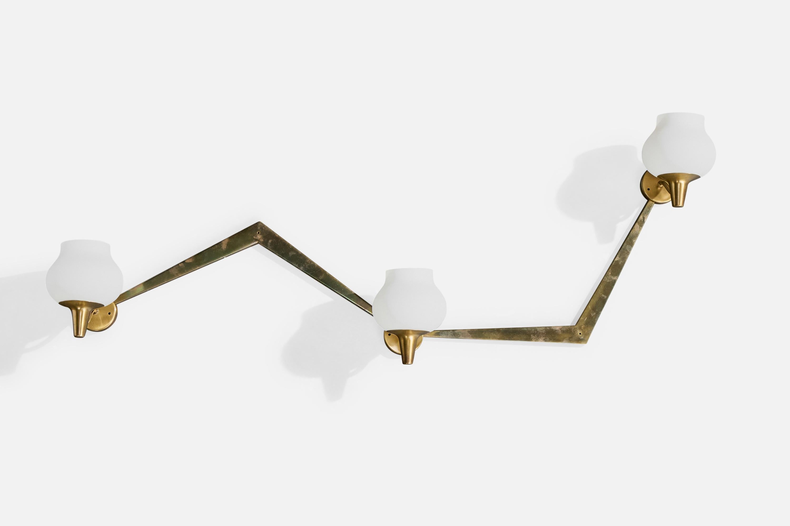 Harald Notini, Aplique, Latón, Cristal, Suecia, Década de 1950 Moderno de mediados de siglo en venta