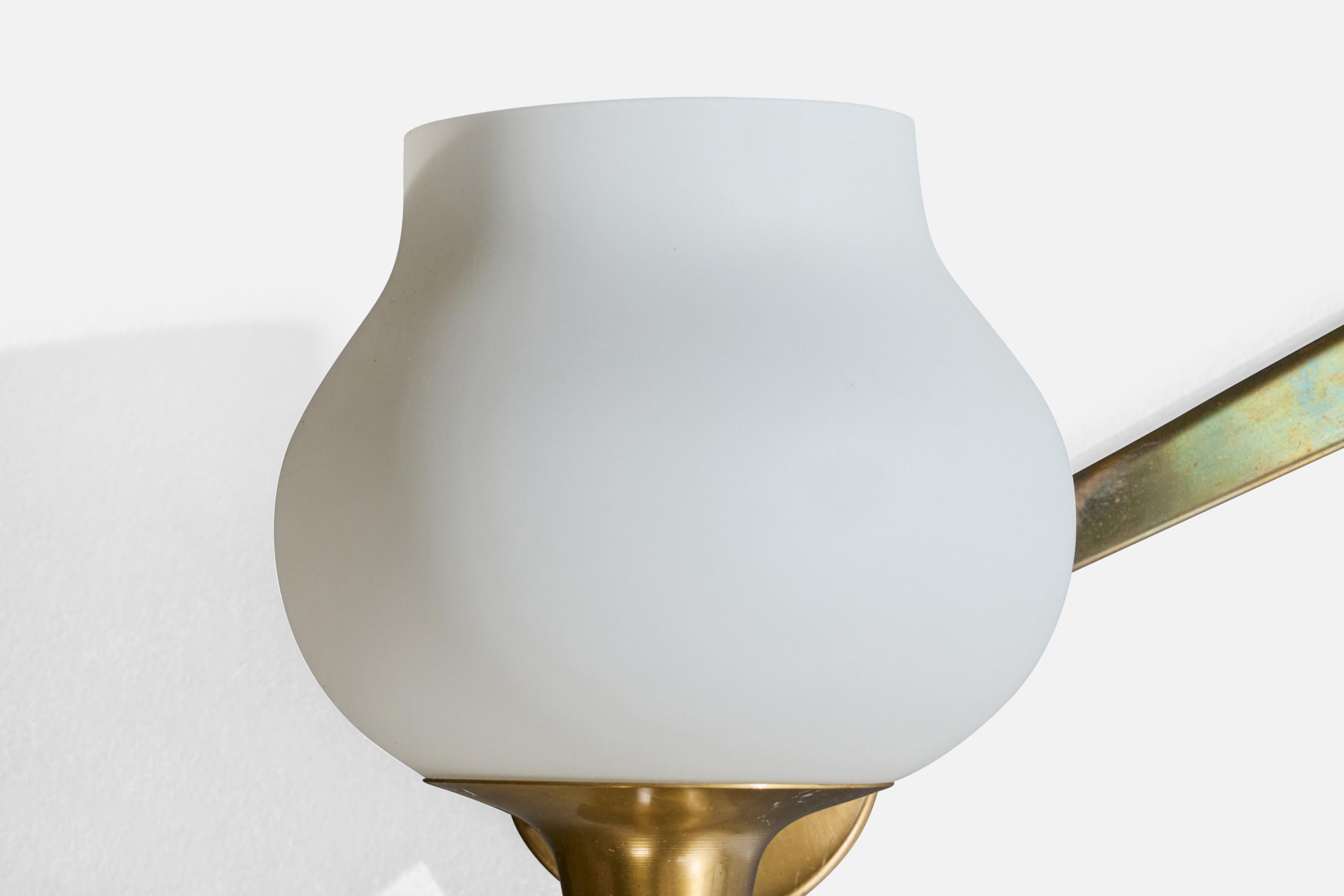 Harald Notini, Aplique, Latón, Cristal, Suecia, Década de 1950 mediados del siglo XX en venta