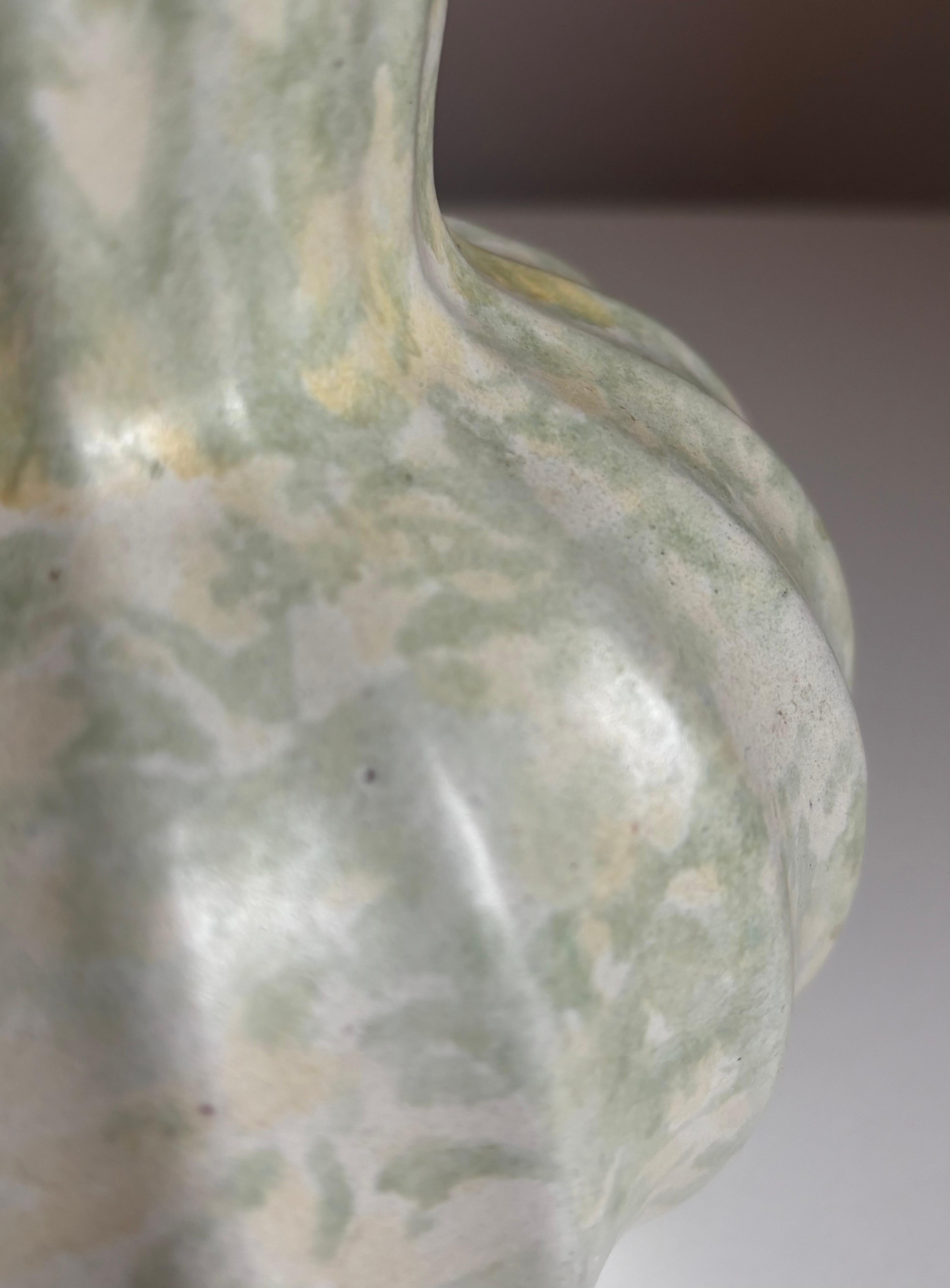 Jarrón de cerámica Art Decó Harald Östergren con esmalte de mármol de menta, años 30 Glaseado en venta