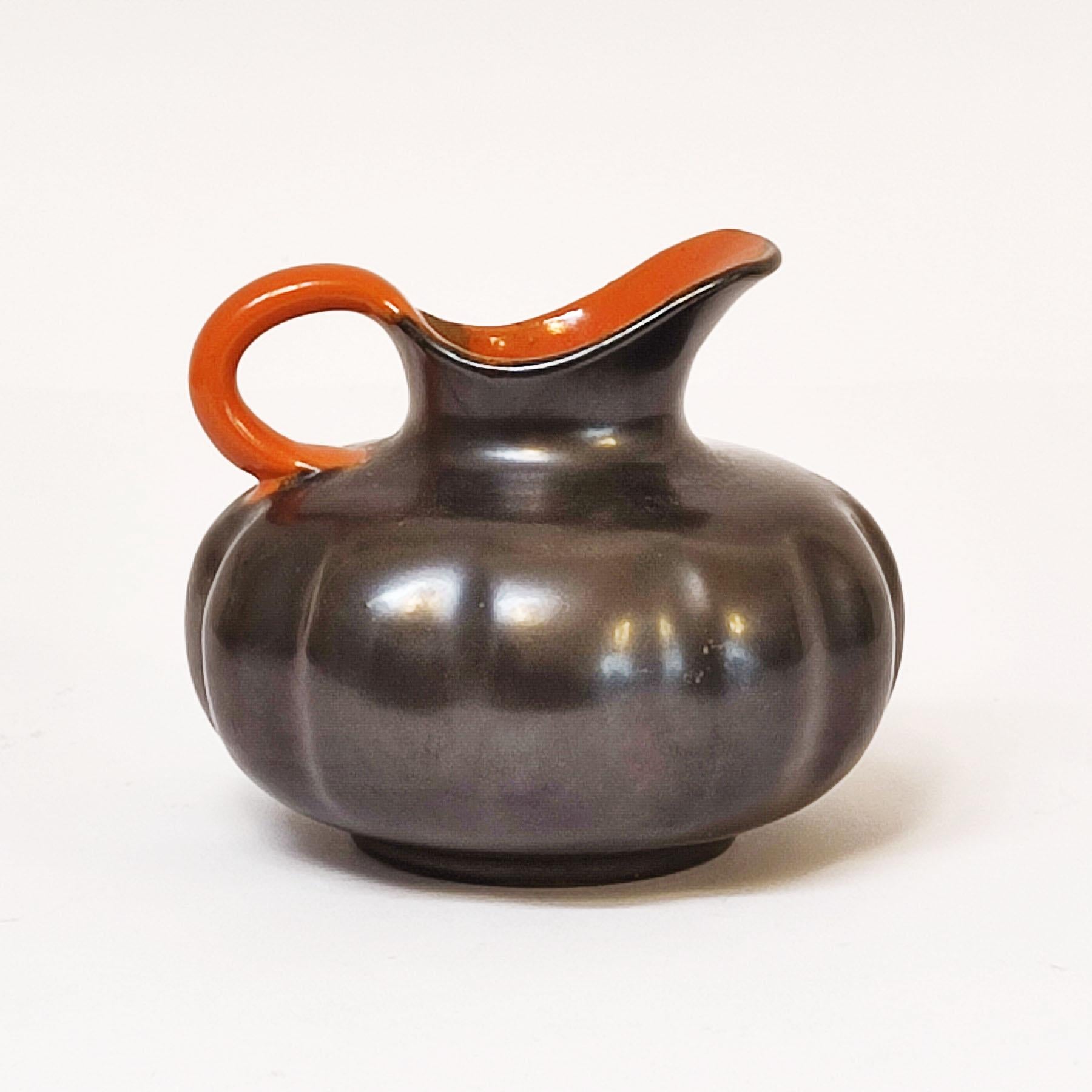 Art Déco Harald Östergren per Upsala Ekeby, Brocca in ceramica, Svezia anni '30 in vendita