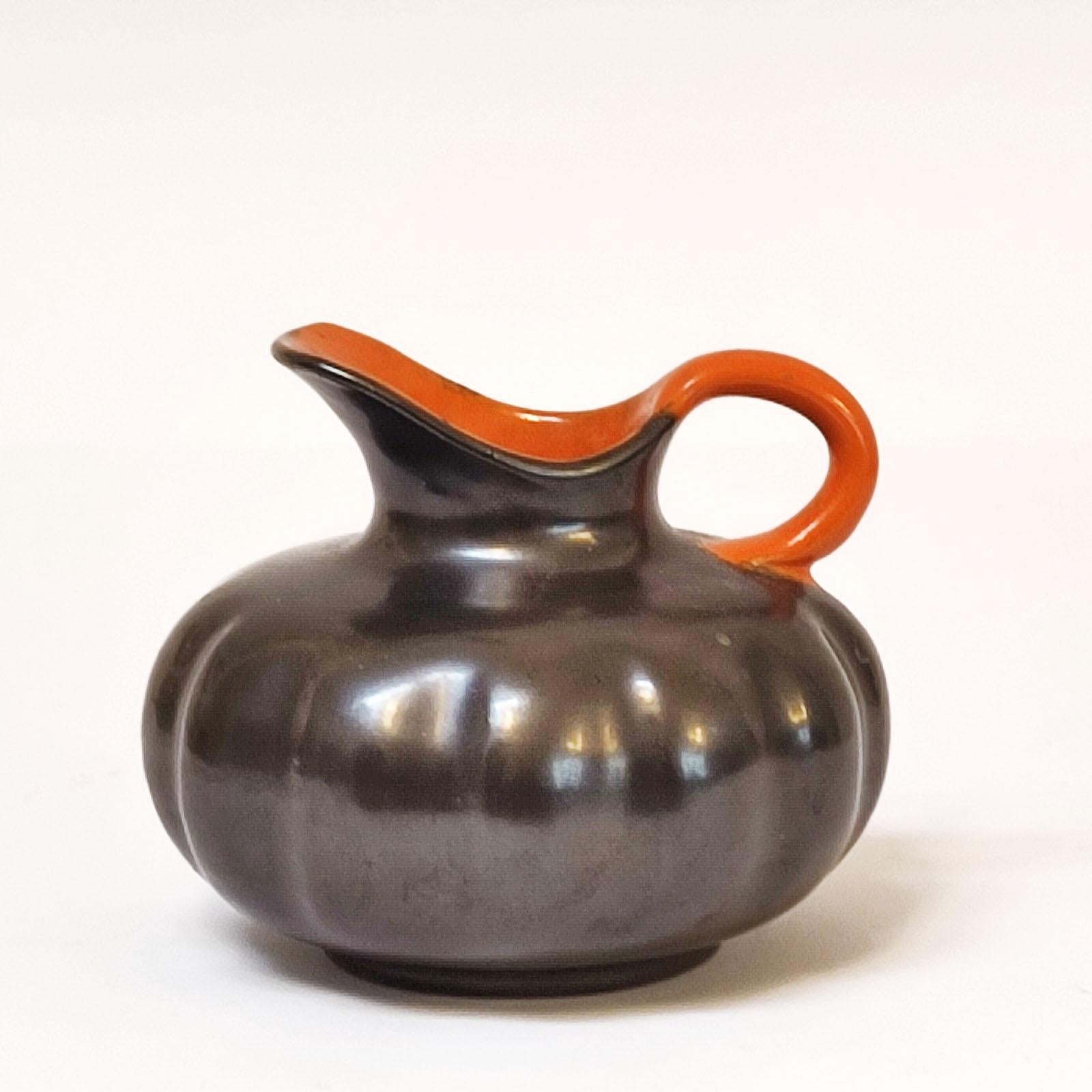 Stampato Harald Östergren per Upsala Ekeby, Brocca in ceramica, Svezia anni '30 in vendita