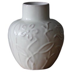 Harald Östergren, Vase, White Glazed Ceramic, Upsala-Ekeby, Sweden, 1930s