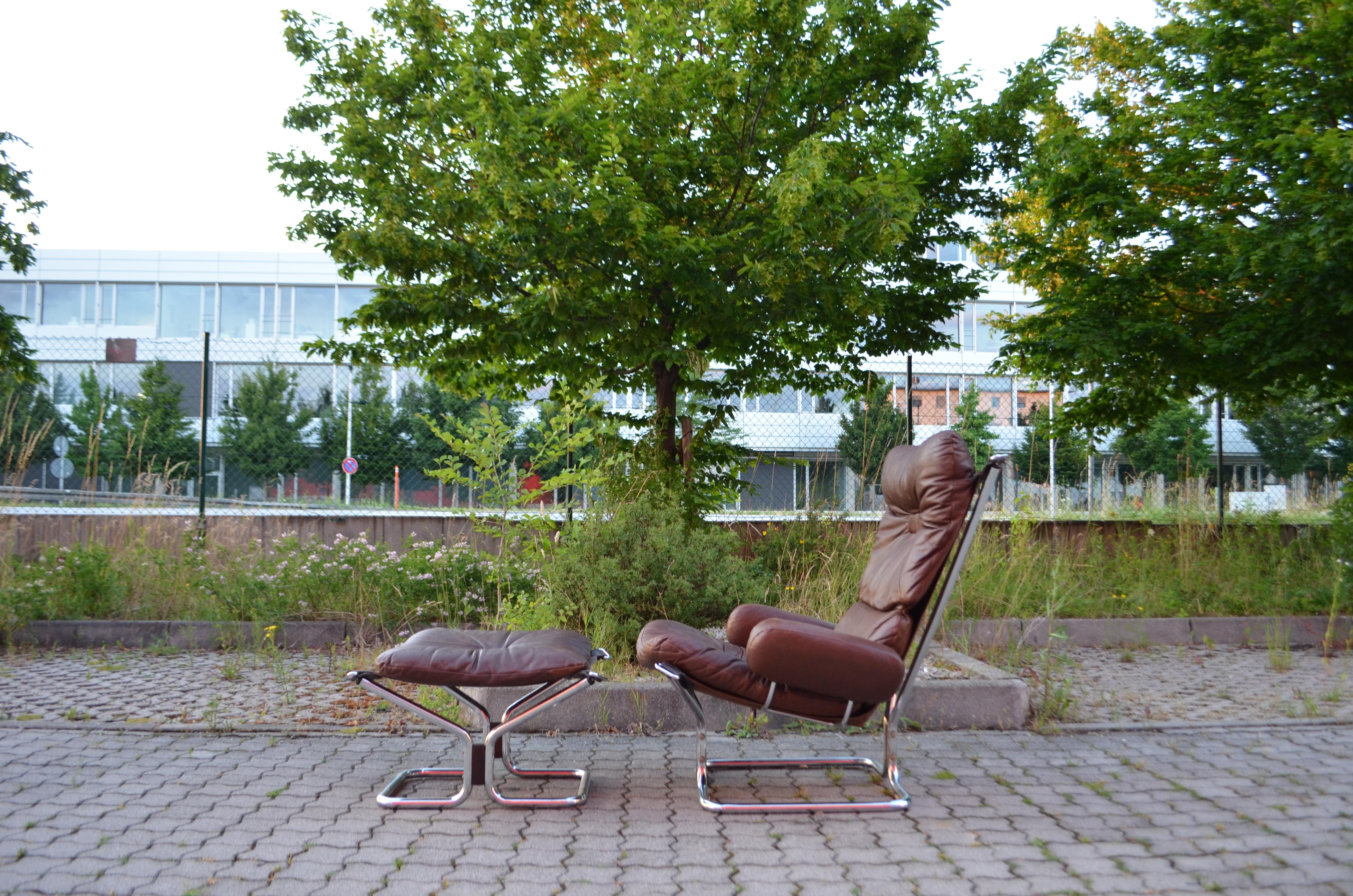 Scandinave moderne Harald Relling pour Westnofa fauteuil de salon Wing Wingback en cuir marron en vente
