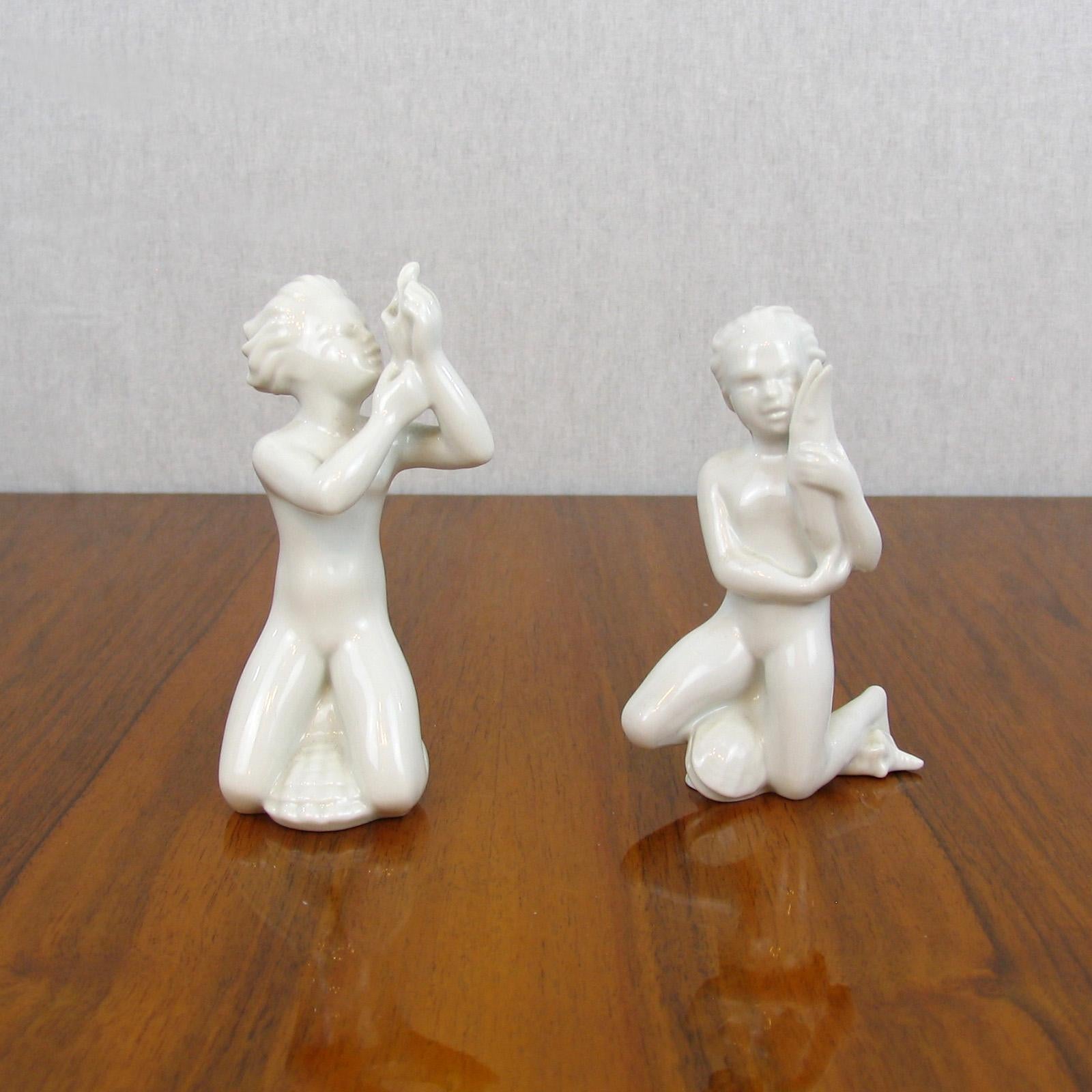 Harald Salomon for Rrstrand, ensemble de six figurines émaillées blanches Blanc de Chine en vente 3