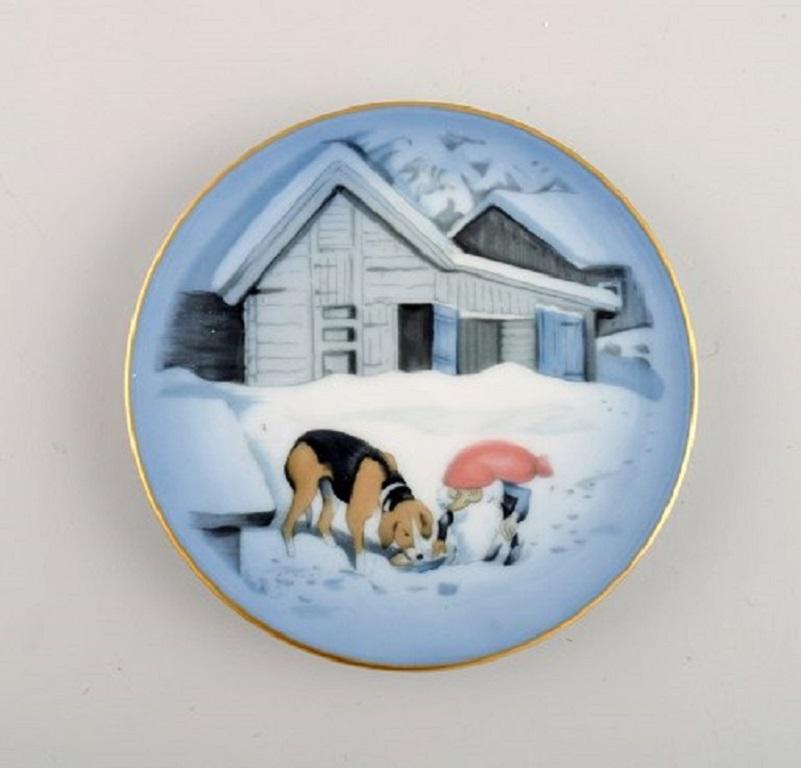 Harald Wiberg for Royal Copenhagen. Christmas service. Two small round dishes / coasters.
Measure: Diameter: 10.5 cm.
In excellent condition.
1st factory quality.
Stamped.