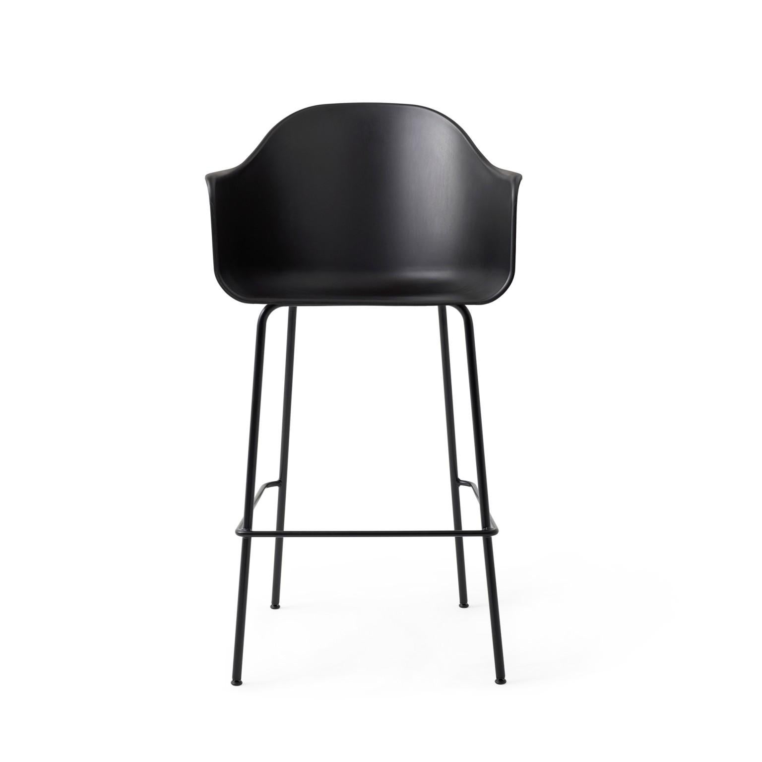 Originally conceived to serve a broad range of needs at menu space, menu’s showroom or creative co-working space/café in Copenhagen, the Harbour chair design has expanded to respond to all kinds of demands in private and public spaces. The latest