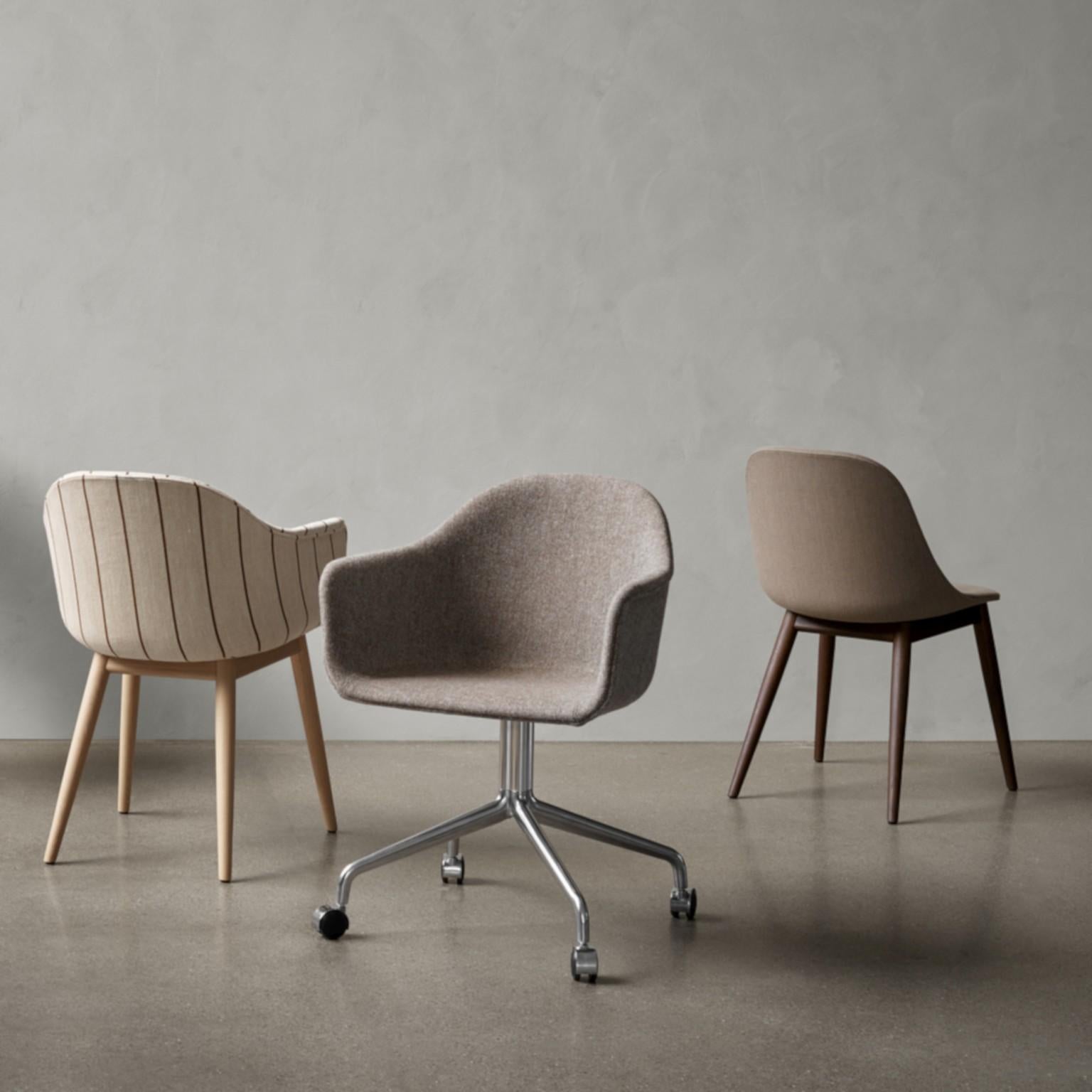 Scandinavian Modern Harbour Chair, Swivel Base in Polished Aluminum, White Shell For Sale