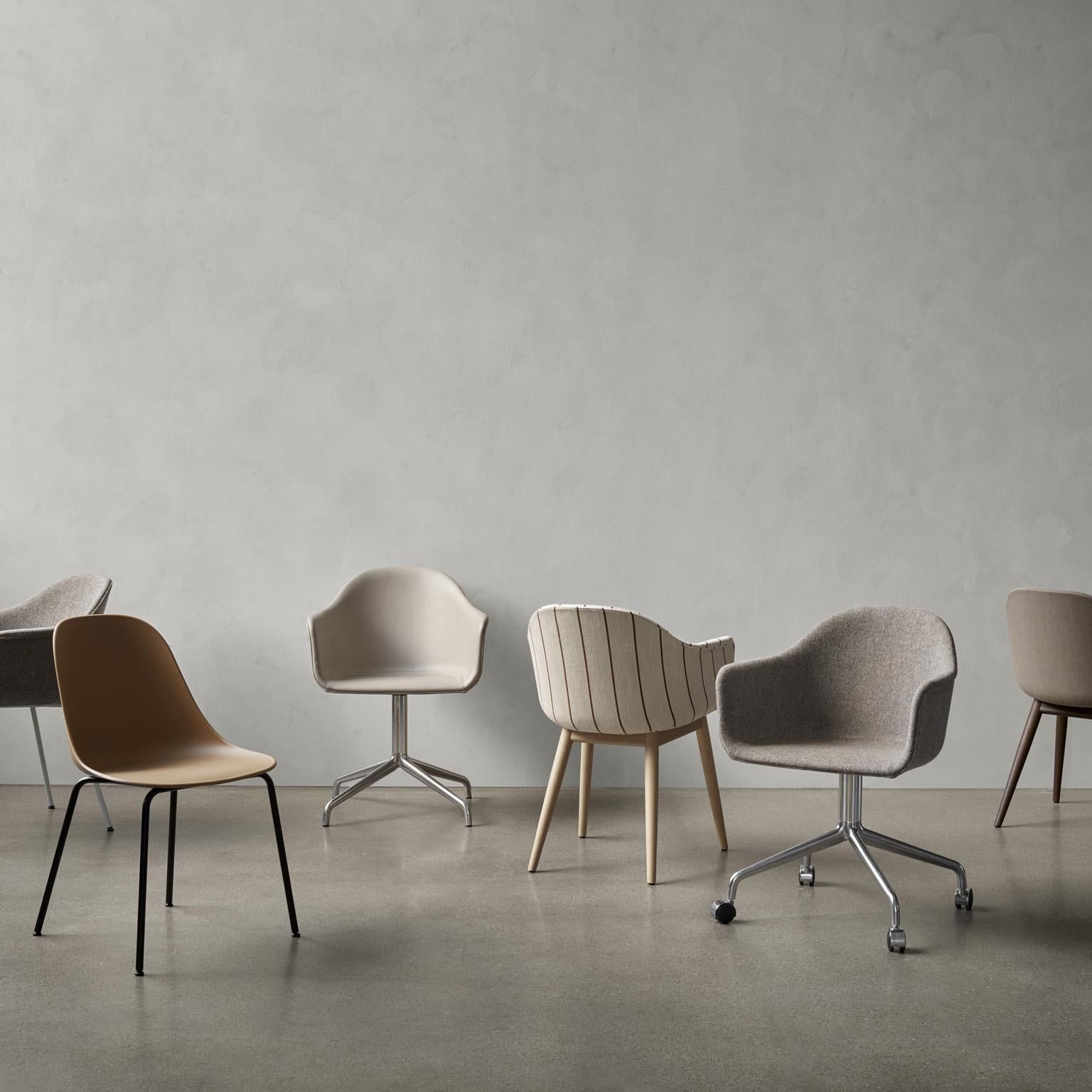 Scandinavian Modern Harbour Side Chair, Base in Natural Oak, Light Grey Shell For Sale