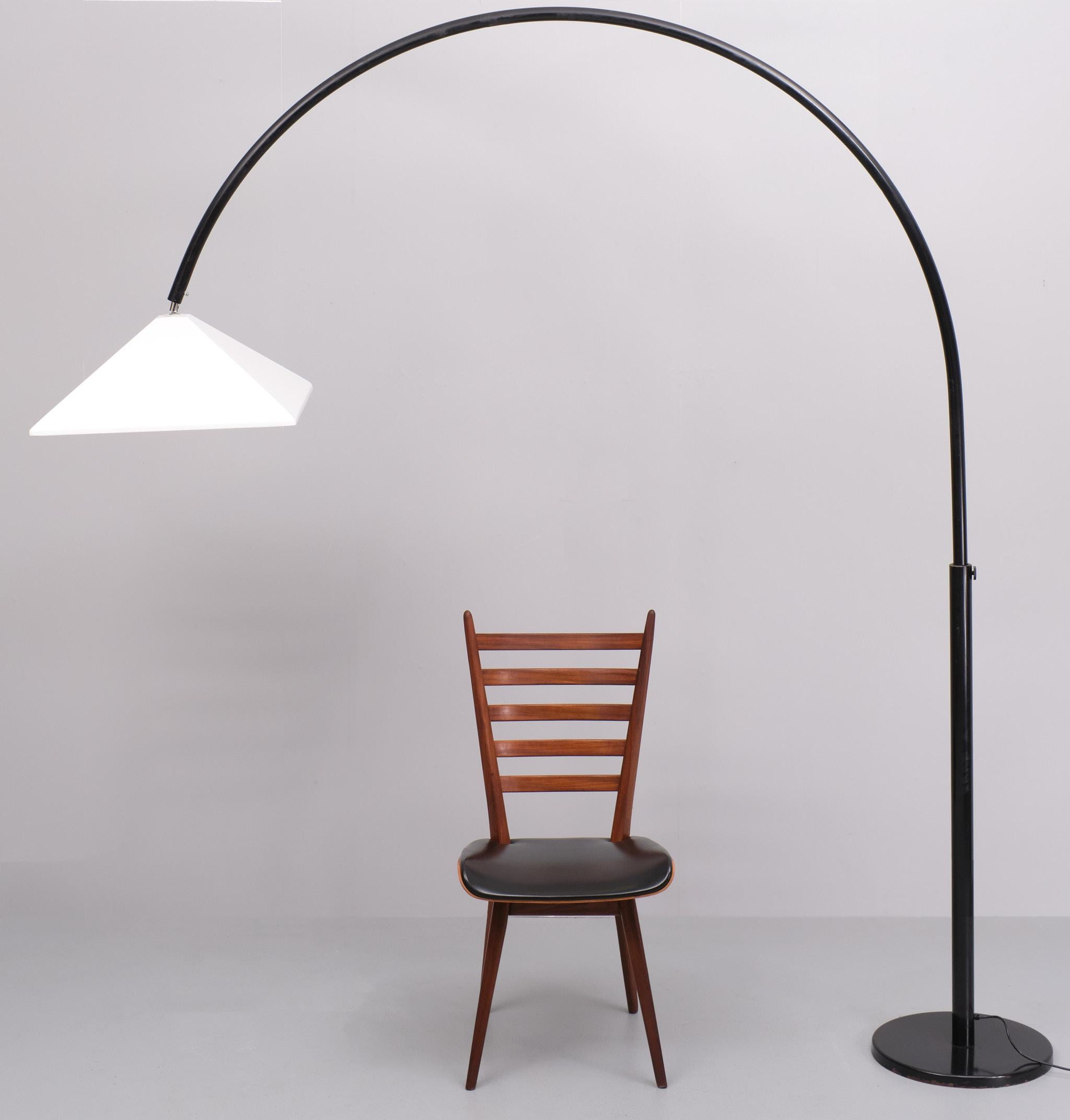 Harco Loor Large Arc floor lamp  1980s Holland  In Good Condition For Sale In Den Haag, NL