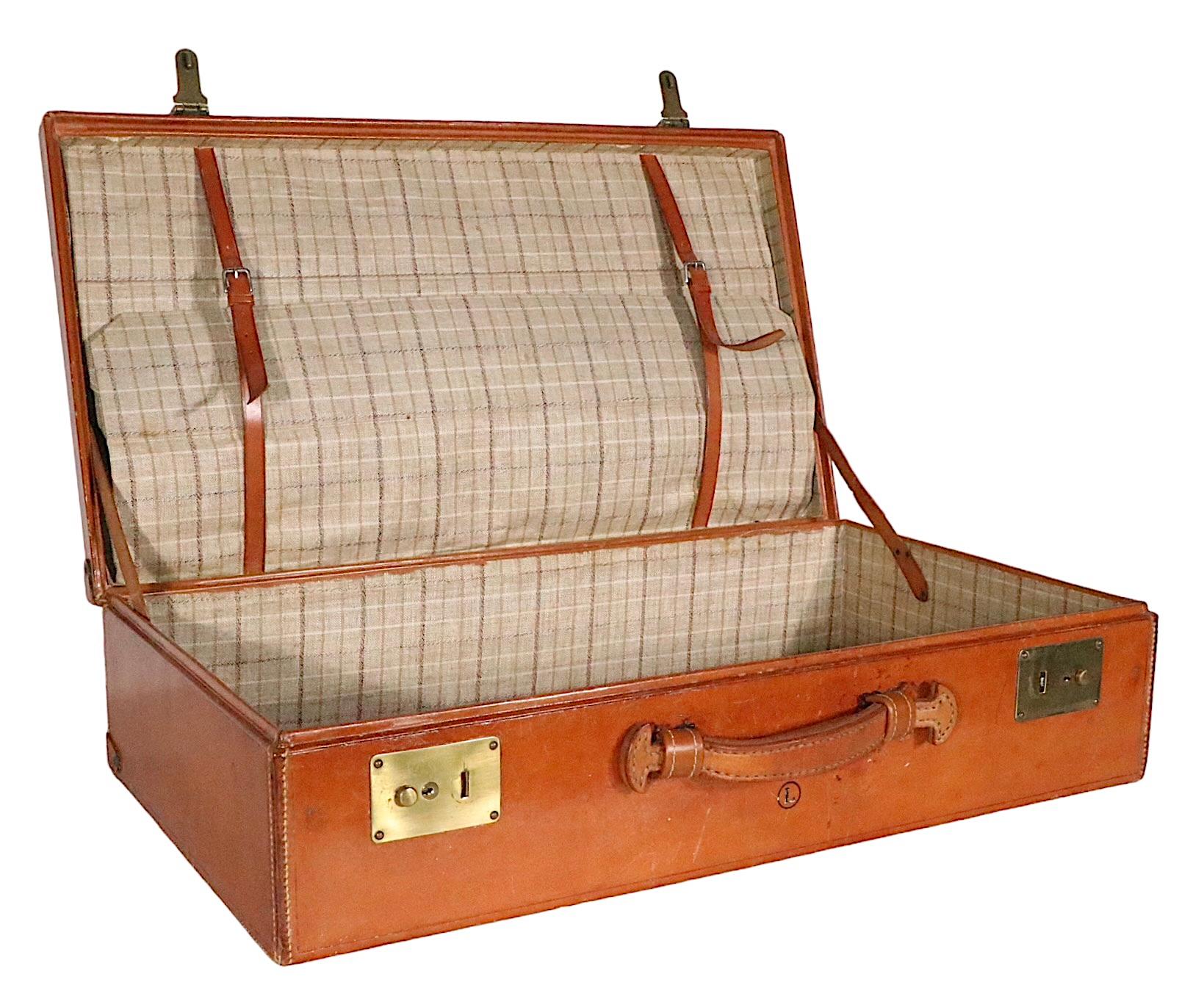 Hard Side Leather Overnight Luggage Suitcase Att. to Crouch and Fitzgerald For Sale 3