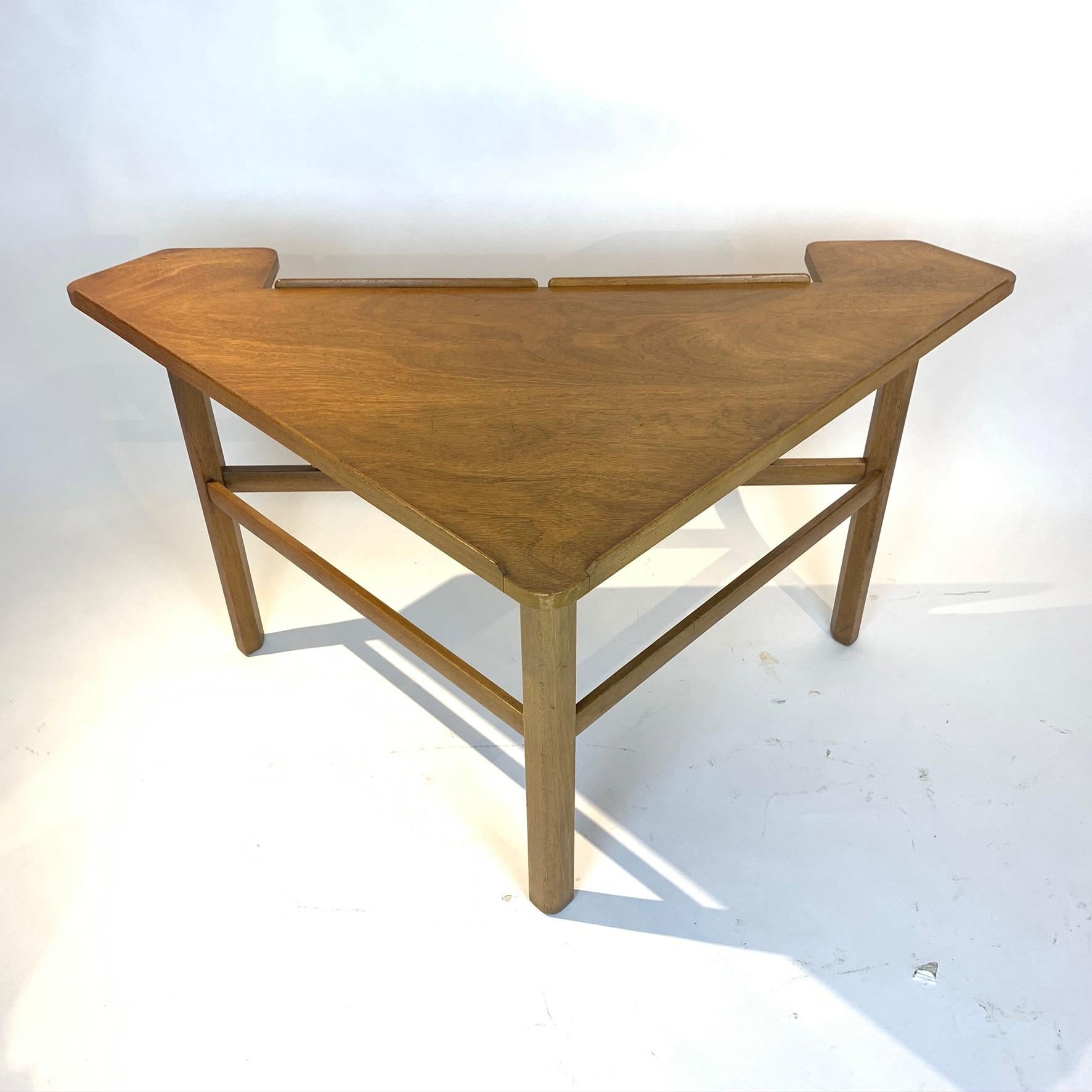 Mid-Century Modern Hard to Find Edward Wormley for Dunbar Corner Magazine Triangular Table