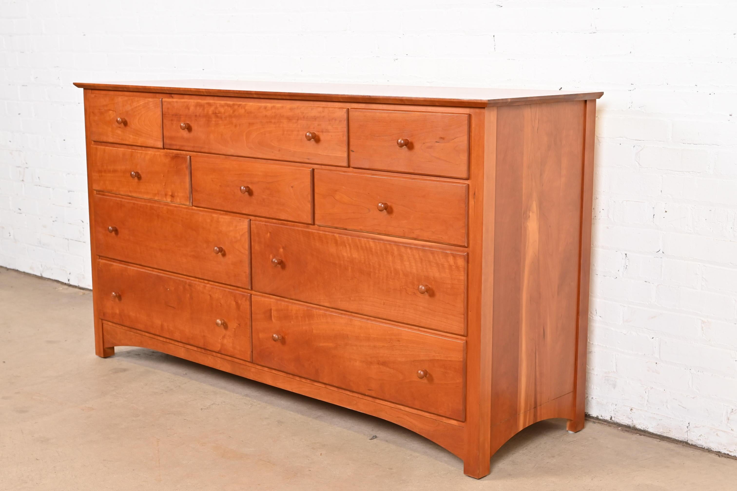 American Harden Furniture Arts & Crafts Shaker Solid Cherry Wood Ten-Drawer Dresser