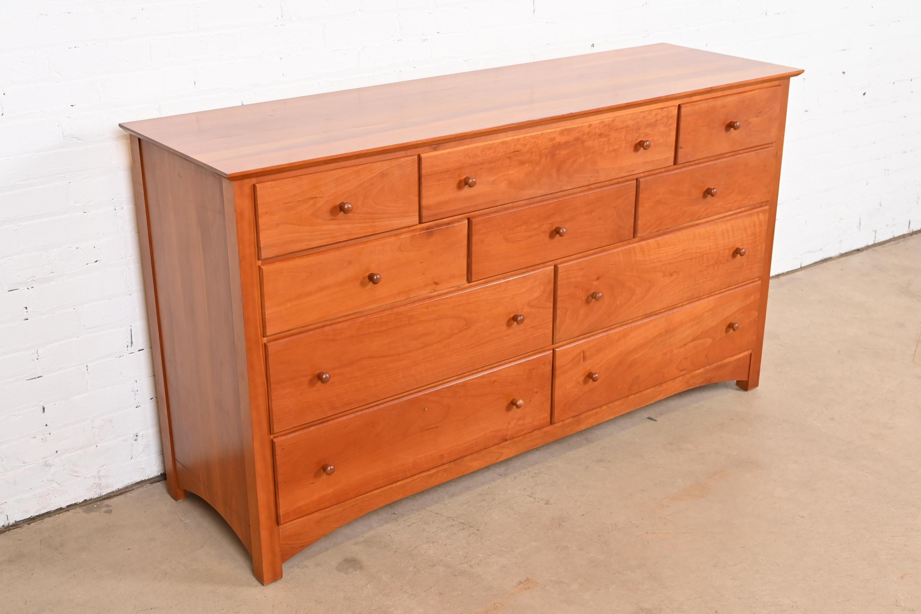 Harden Furniture Arts & Crafts Shaker Solid Cherry Wood Ten-Drawer Dresser In Good Condition In South Bend, IN