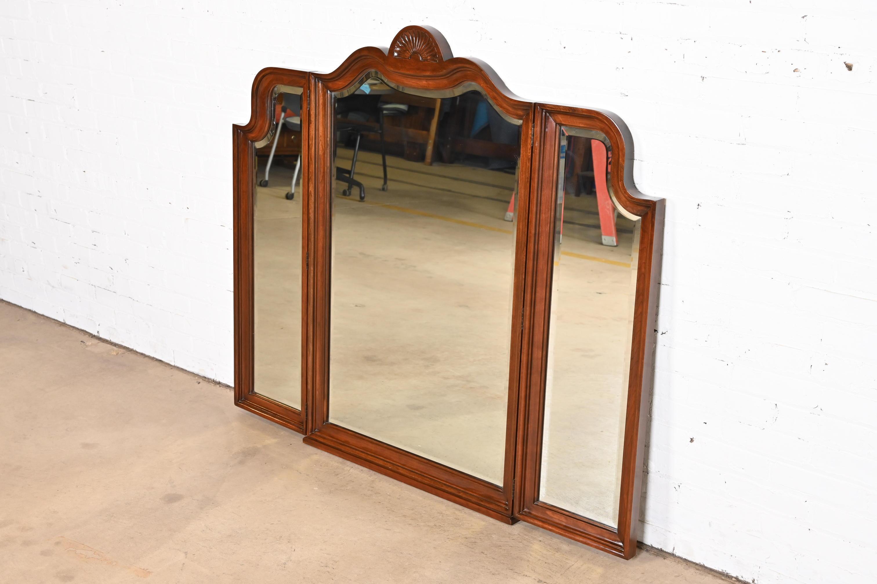 American Harden Furniture Georgian Carved Cherry Wood Tri-Fold Triple Mirror For Sale
