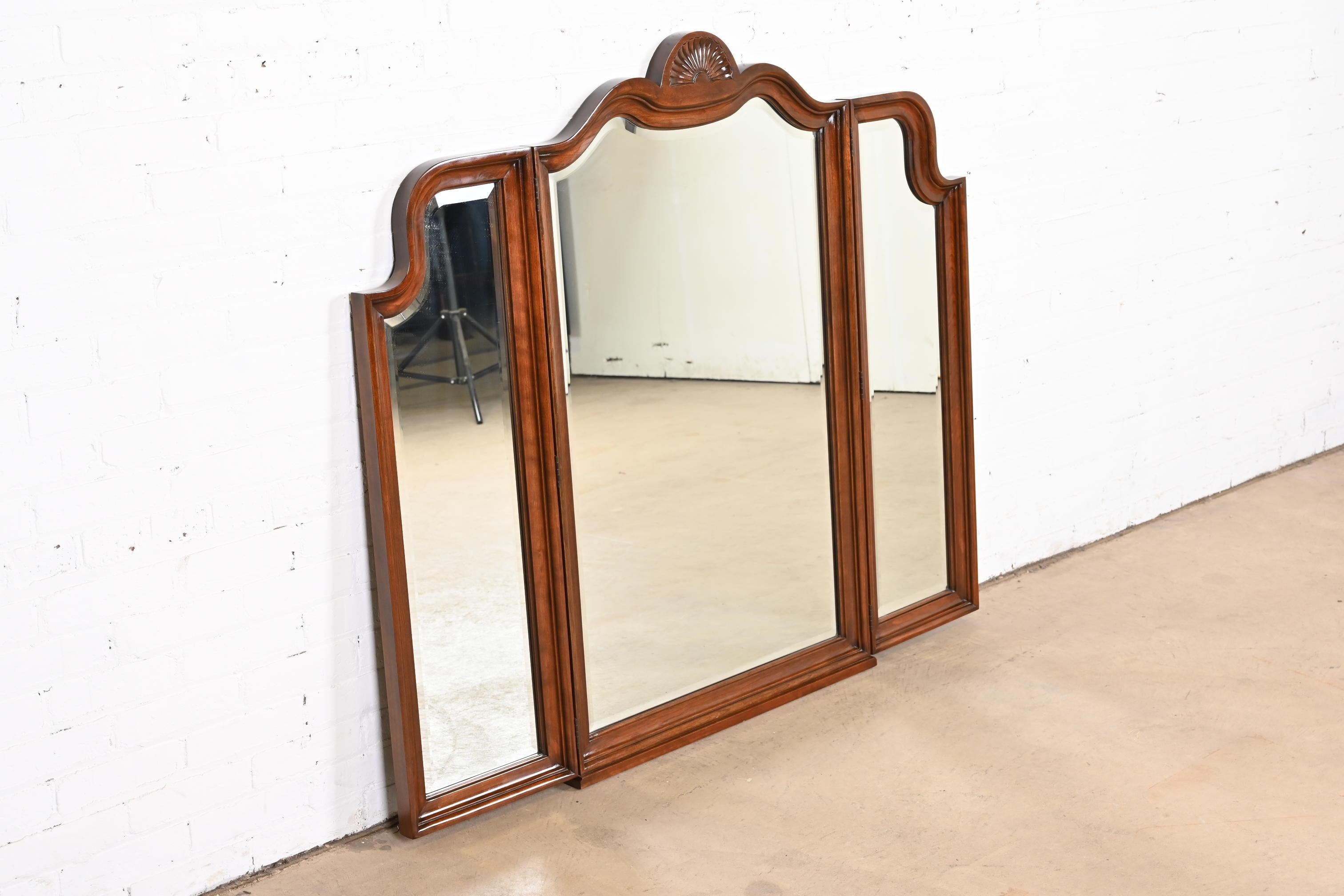 20th Century Harden Furniture Georgian Carved Cherry Wood Tri-Fold Triple Mirror For Sale