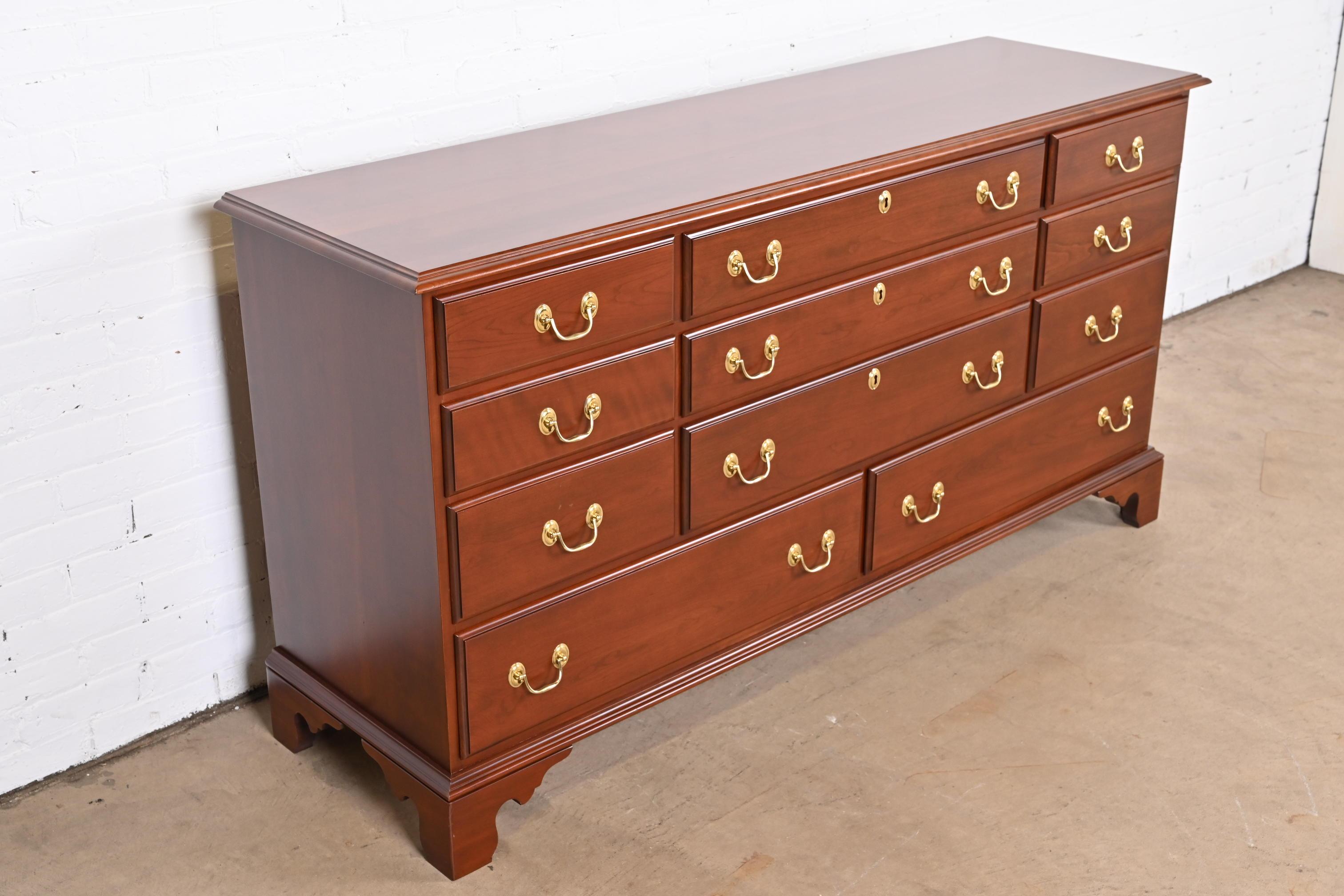 Harden Furniture Georgian Cherry Wood Eleven-Drawer Dresser, Newly Restored In Good Condition In South Bend, IN