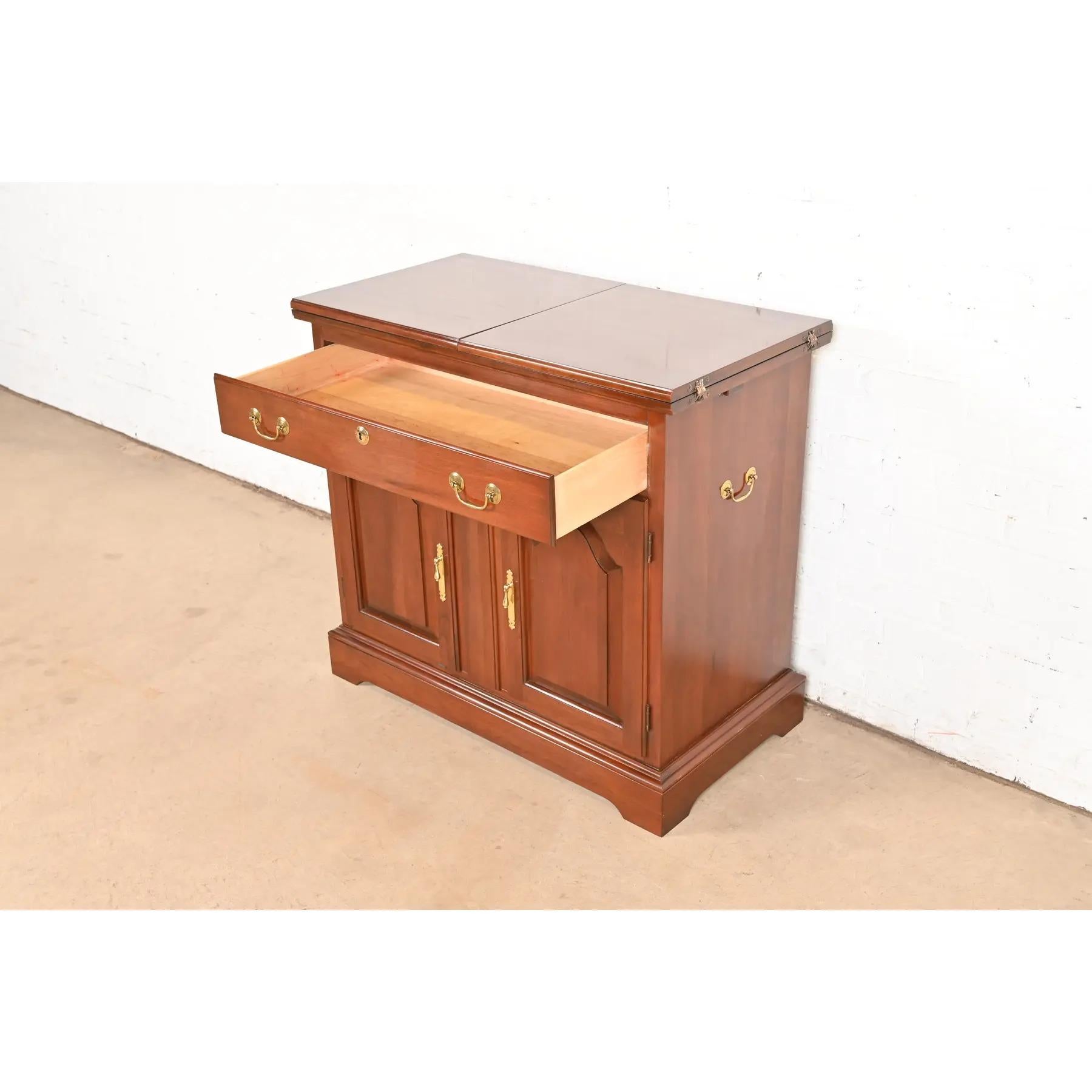 Harden Furniture Georgian Cherry Wood Flip Top Bar Cabinet or Buffet Server For Sale 2