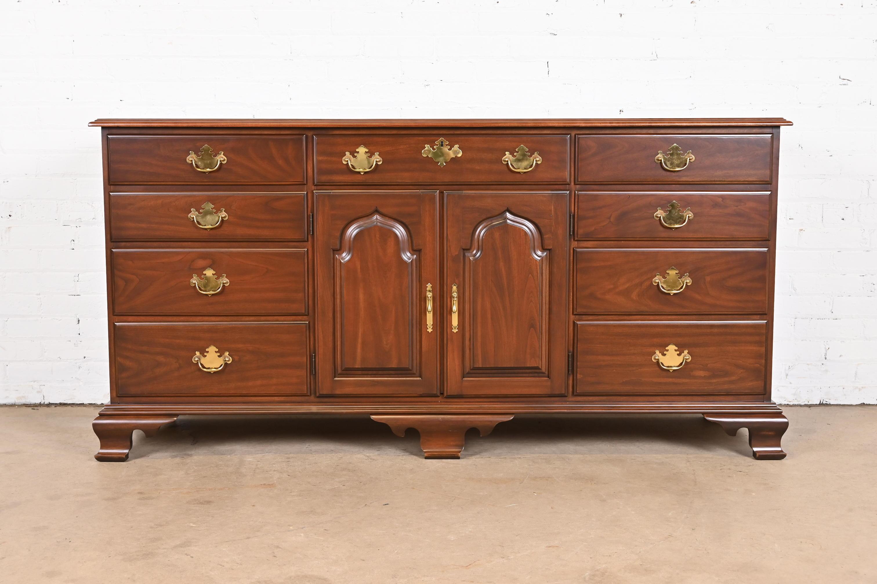 Harden Furniture Georgian Solid Cherry Wood Long Dresser, Newly Restored In Good Condition For Sale In South Bend, IN