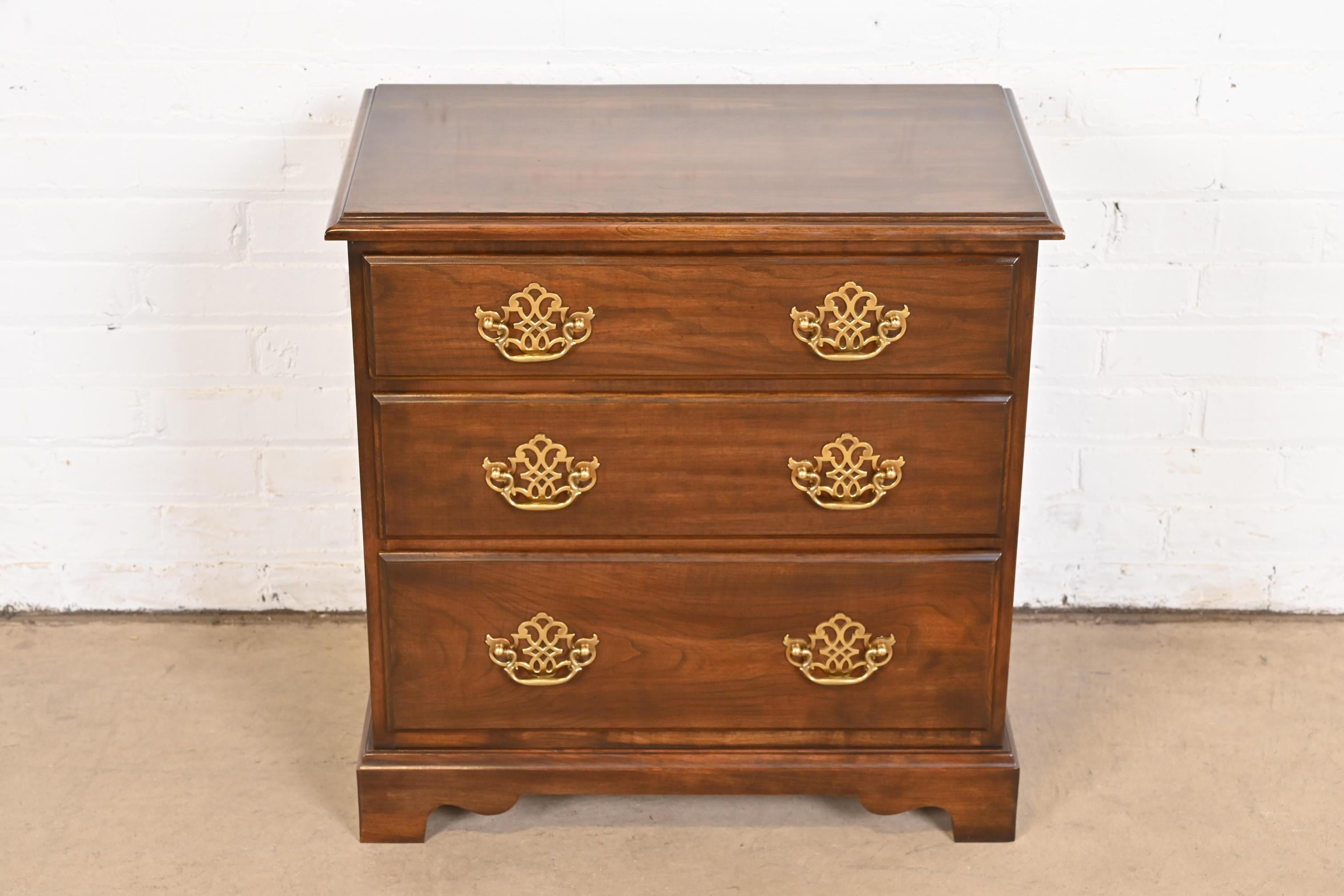 American Harden Furniture Georgian Solid Cherry Wood Three-Drawer Bedside Chest For Sale