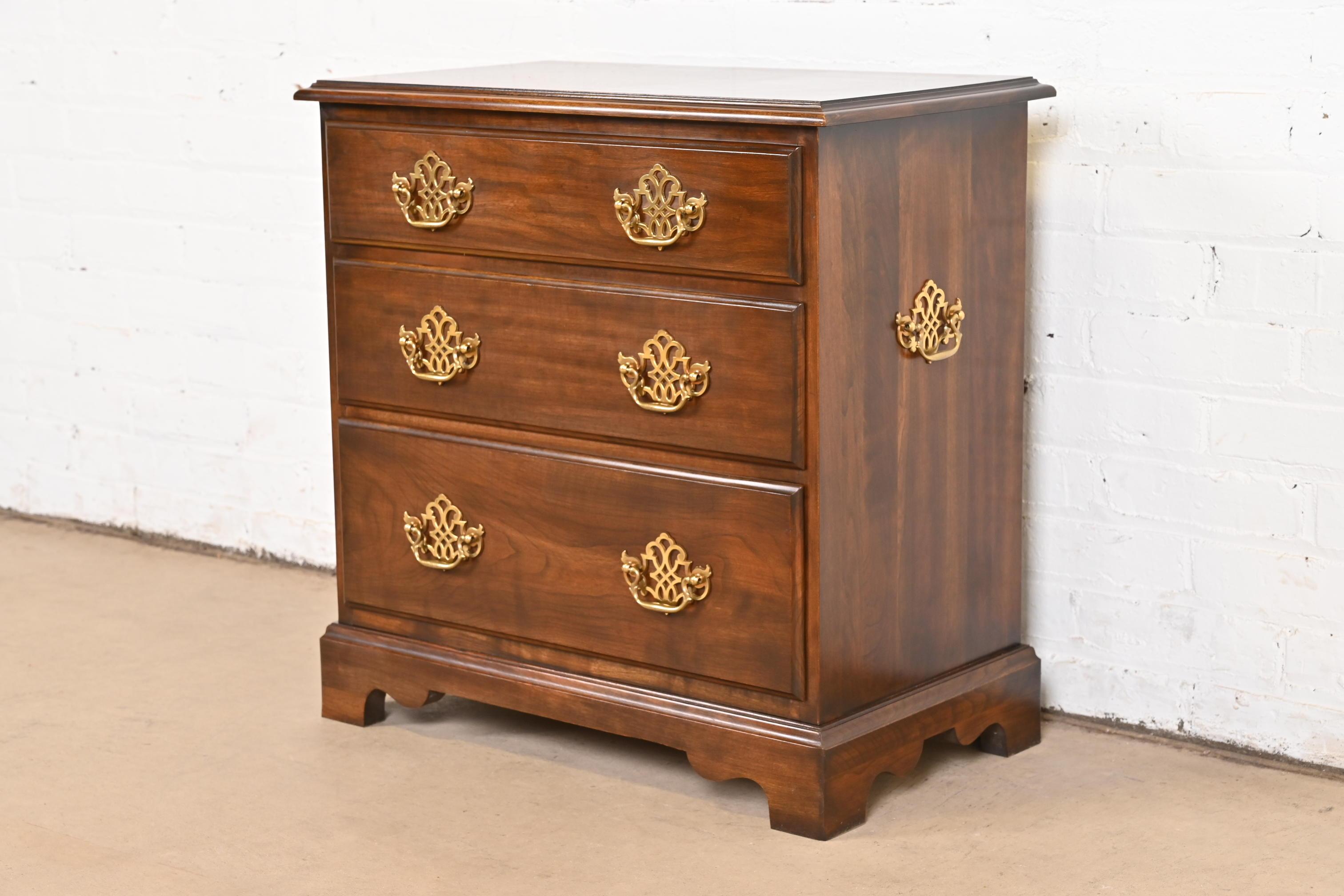 Harden Furniture Georgian Solid Cherry Wood Three-Drawer Bedside Chest In Good Condition For Sale In South Bend, IN