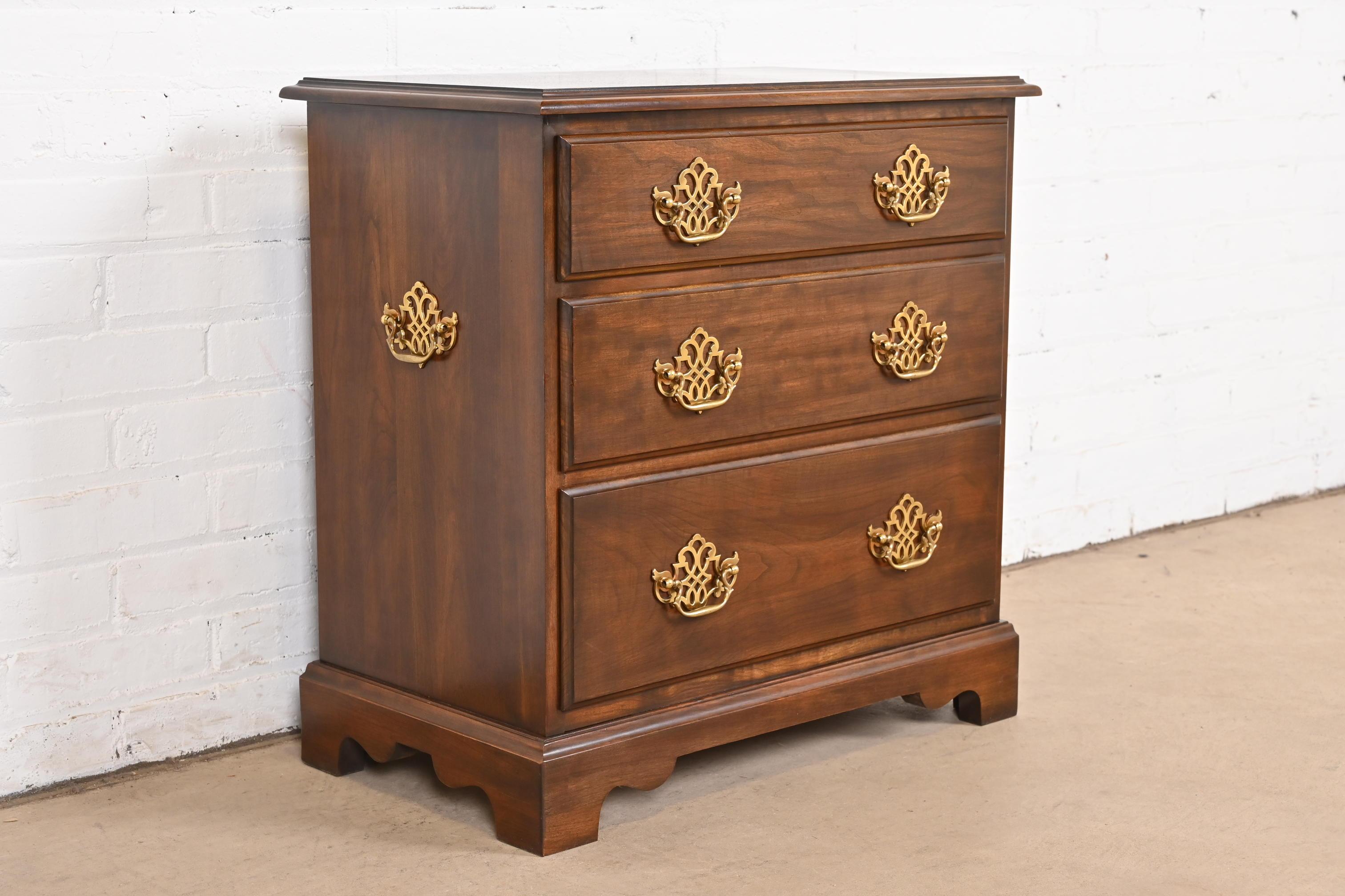 20th Century Harden Furniture Georgian Solid Cherry Wood Three-Drawer Bedside Chest For Sale