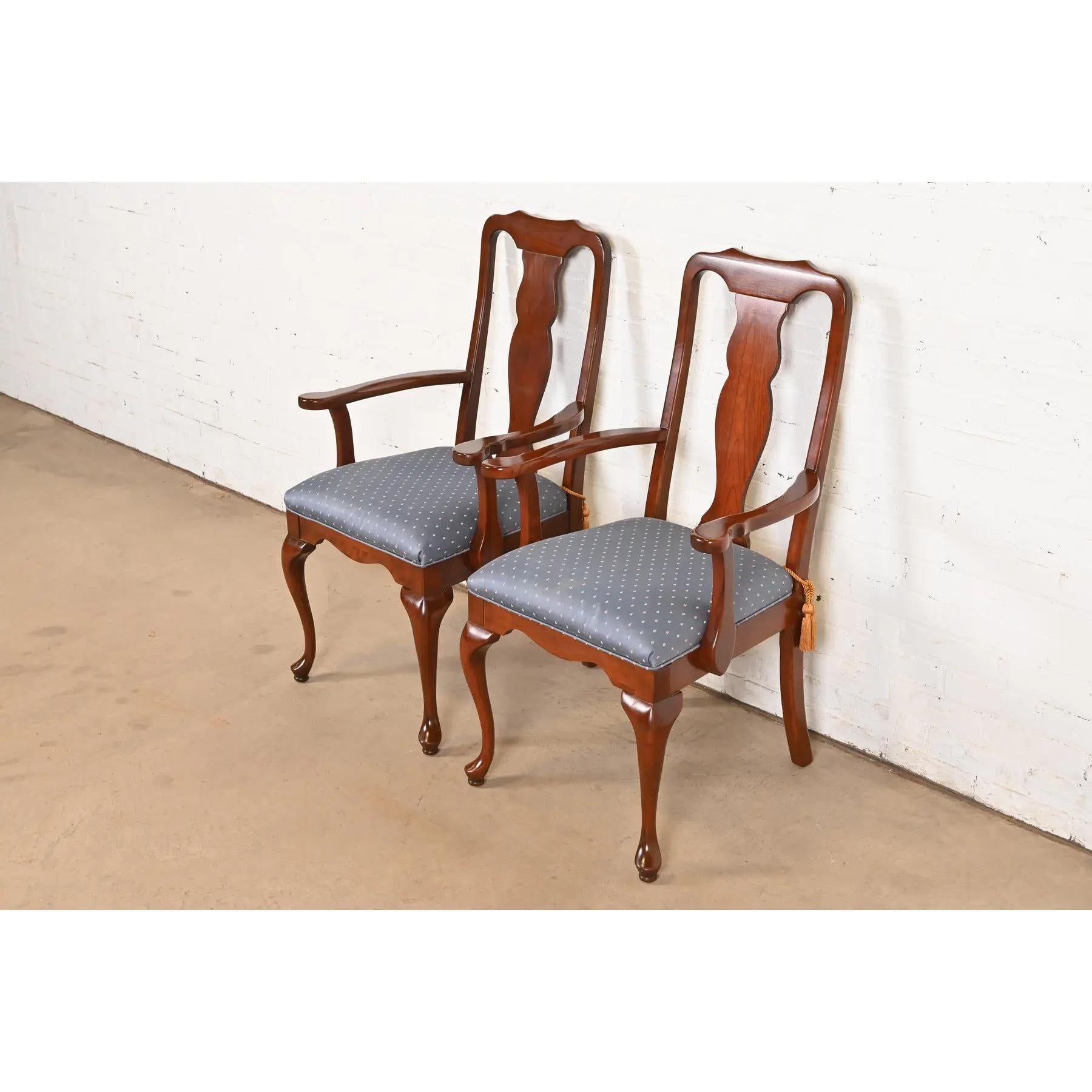 Harden Furniture Queen Anne Solid Cherry Wood Armchairs or Dining Captain Chairs In Good Condition For Sale In South Bend, IN