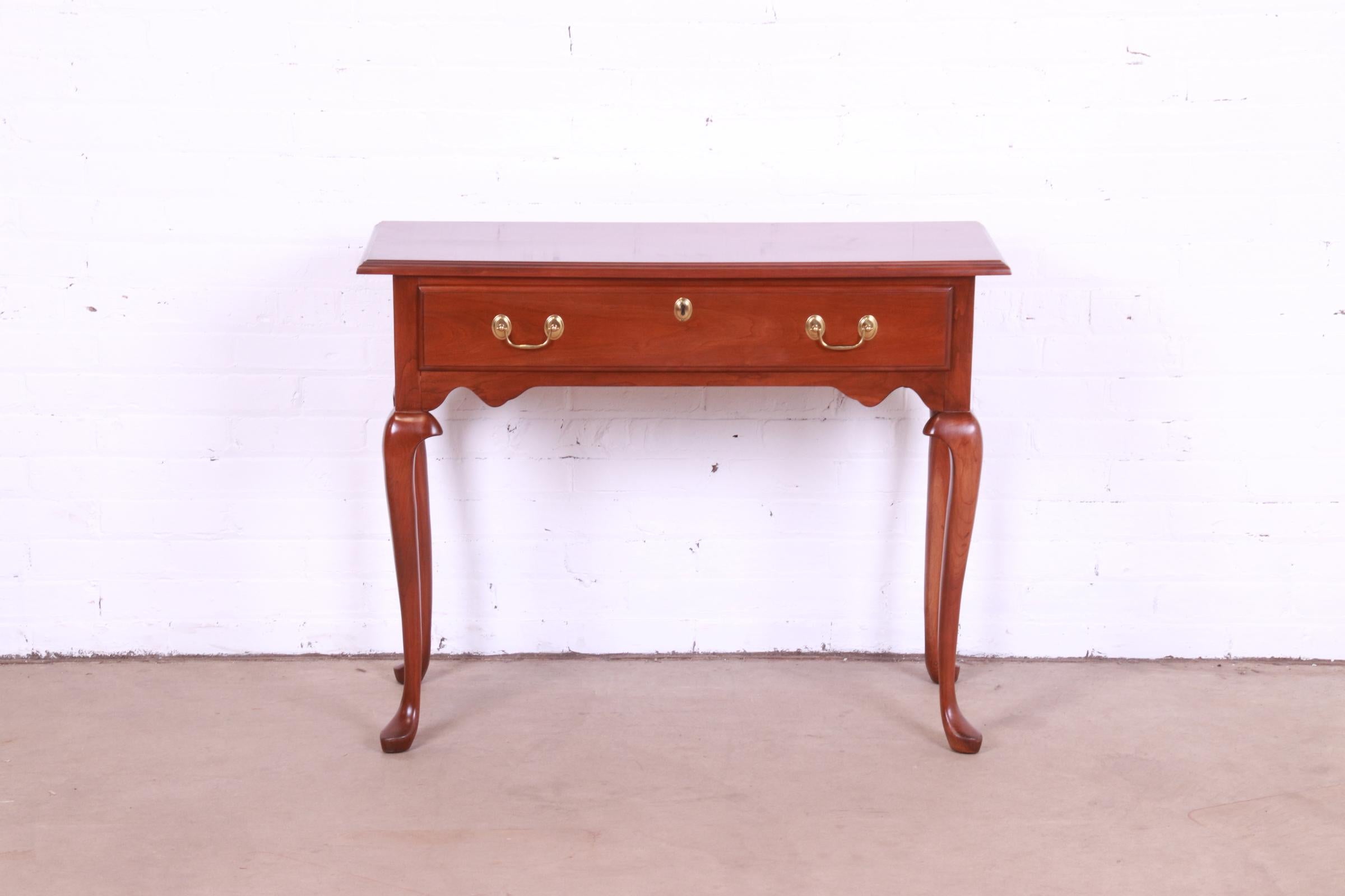 Harden Furniture Queen Anne Solid Cherry Wood Console or Sofa Table In Good Condition For Sale In South Bend, IN