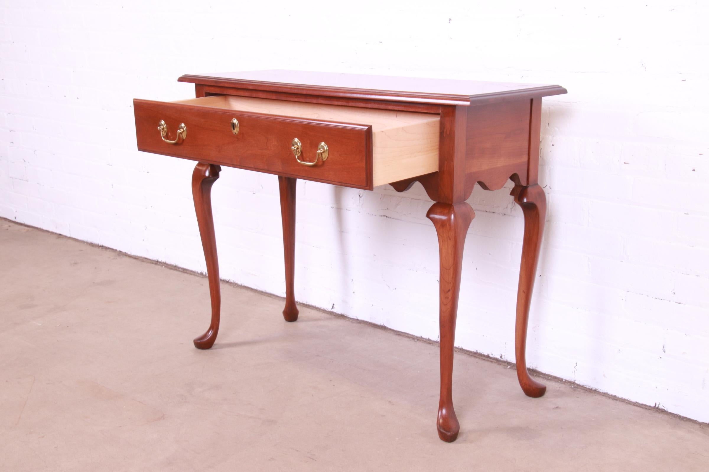 20th Century Harden Furniture Queen Anne Solid Cherry Wood Console or Sofa Table For Sale