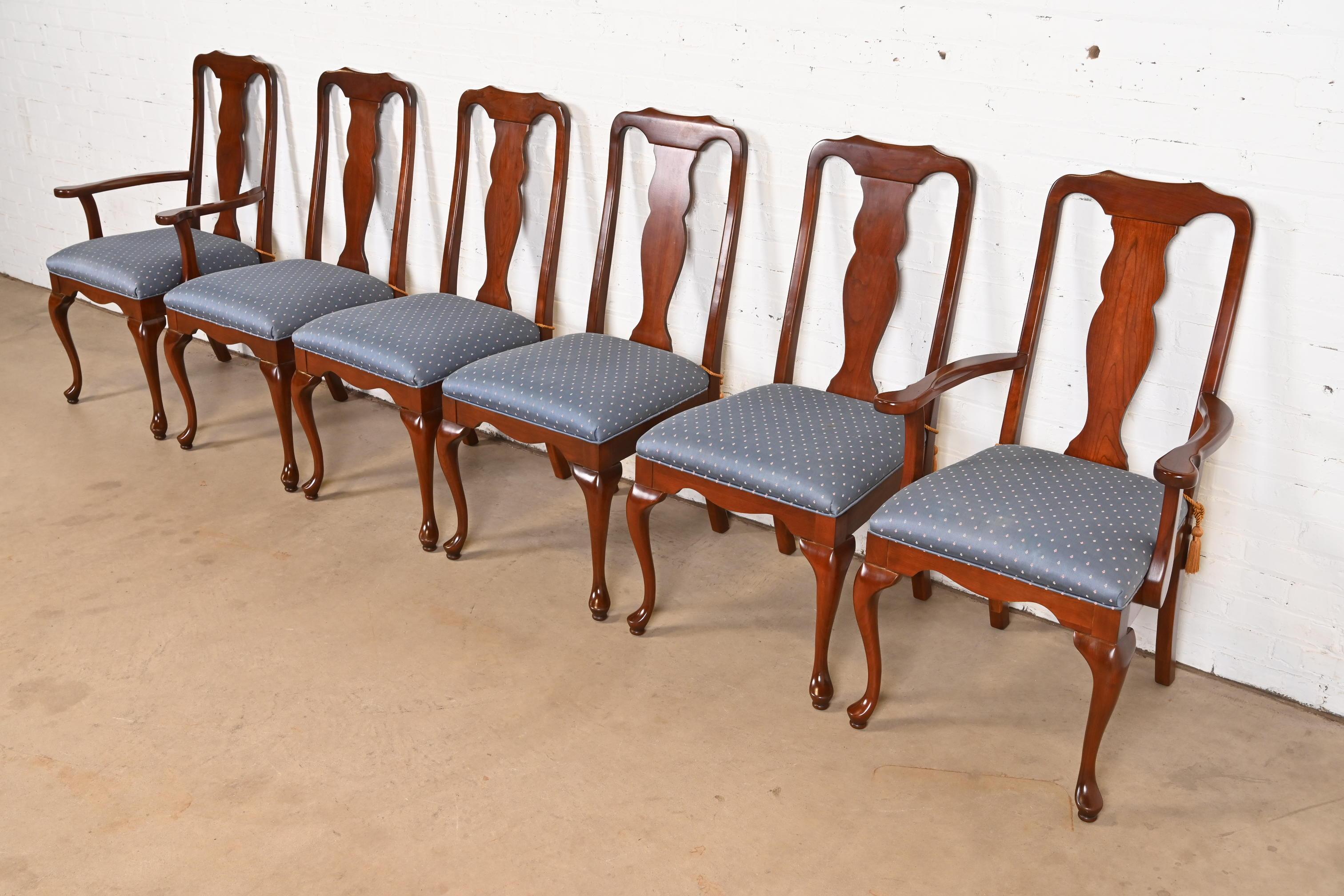 Harden Furniture Queen Anne Solid Cherry Wood Dining Chairs, Set of Six In Good Condition For Sale In South Bend, IN