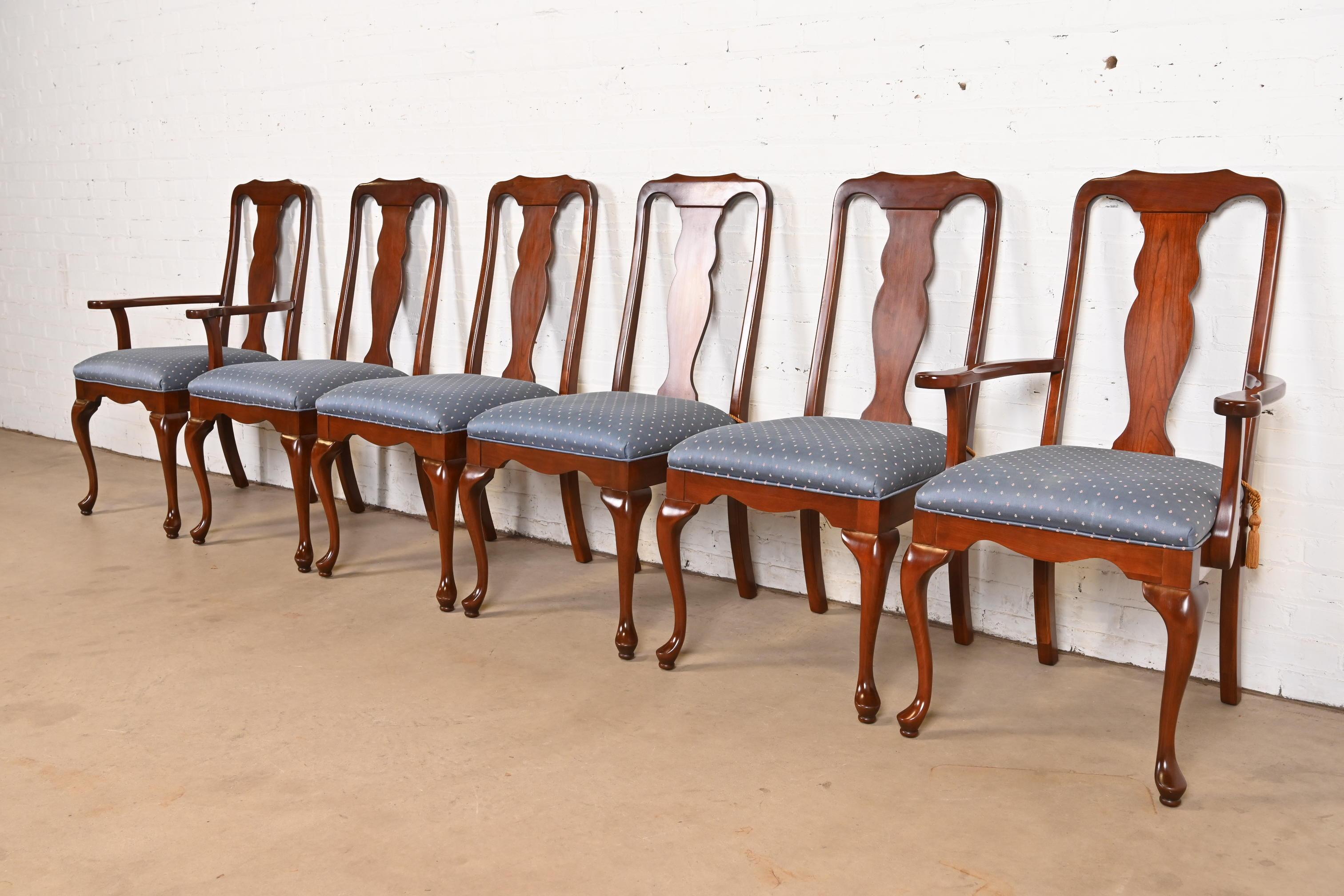20th Century Harden Furniture Queen Anne Solid Cherry Wood Dining Chairs, Set of Six For Sale