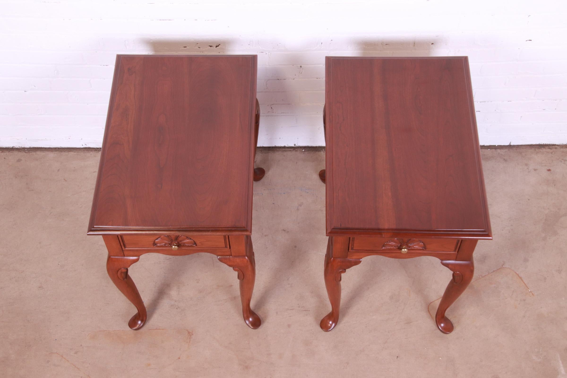 Harden Furniture Queen Anne Solid Cherry Wood Nightstands or End Tables, Pair For Sale 5