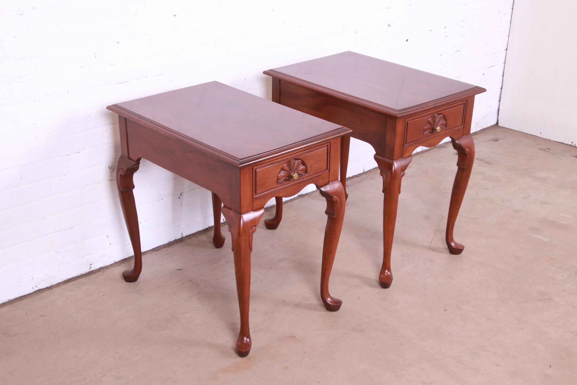 American Harden Furniture Queen Anne Solid Cherry Wood Nightstands or End Tables, Pair For Sale