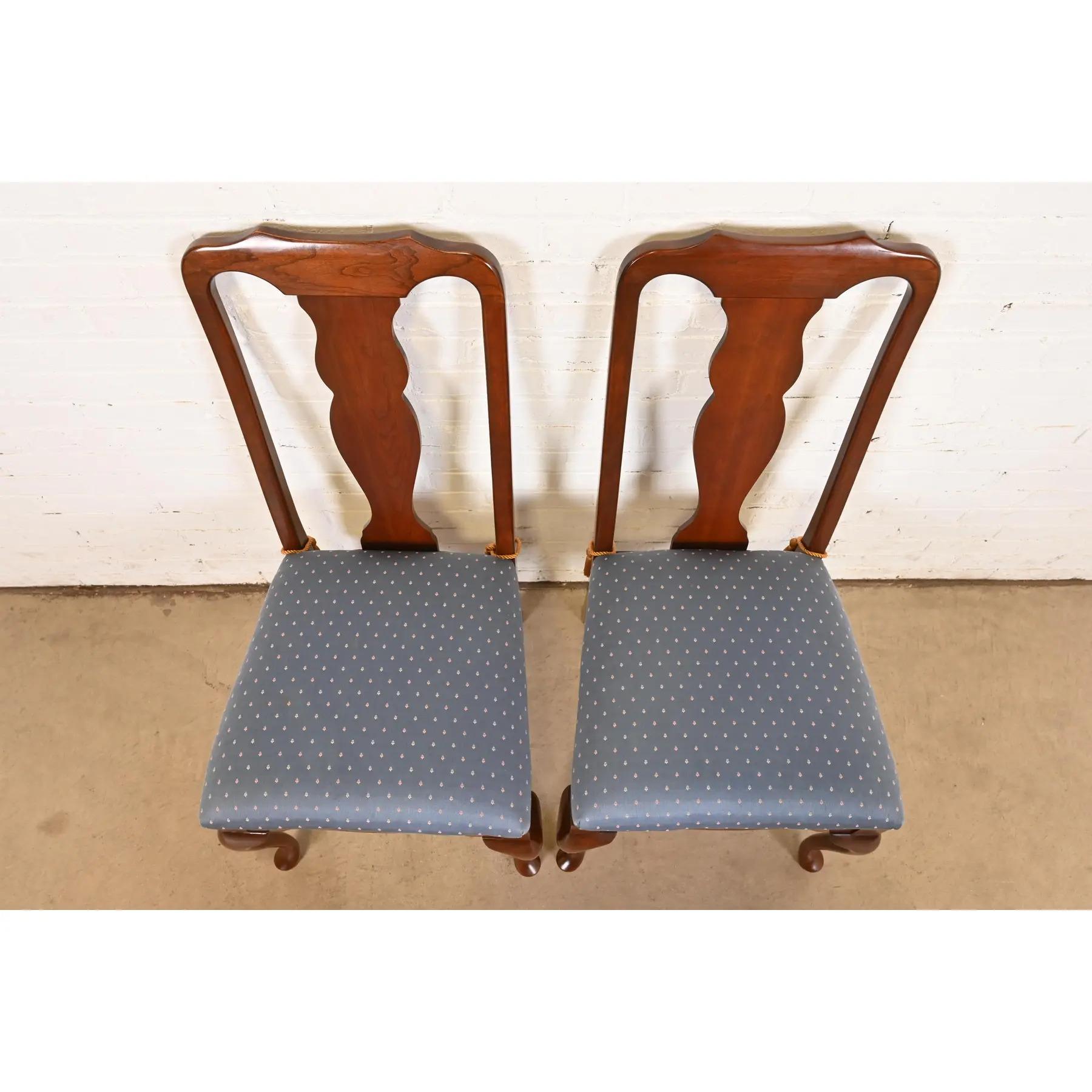 Harden Furniture Queen Anne Sillas auxiliares o de comedor de madera maciza de cerezo, Pareja Tapicería en venta