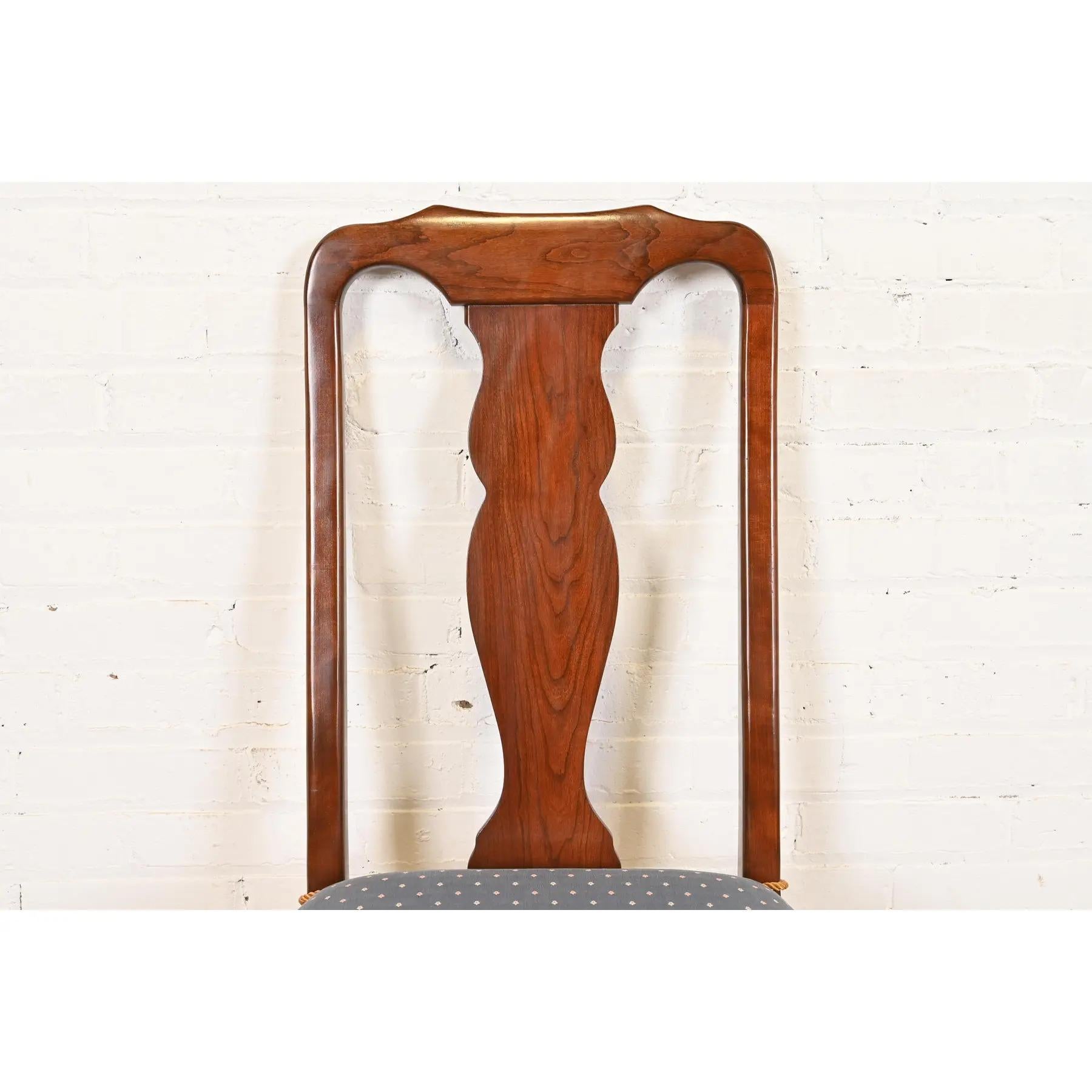 Harden Furniture Queen Anne Sillas auxiliares o de comedor de madera maciza de cerezo, Pareja en venta 2
