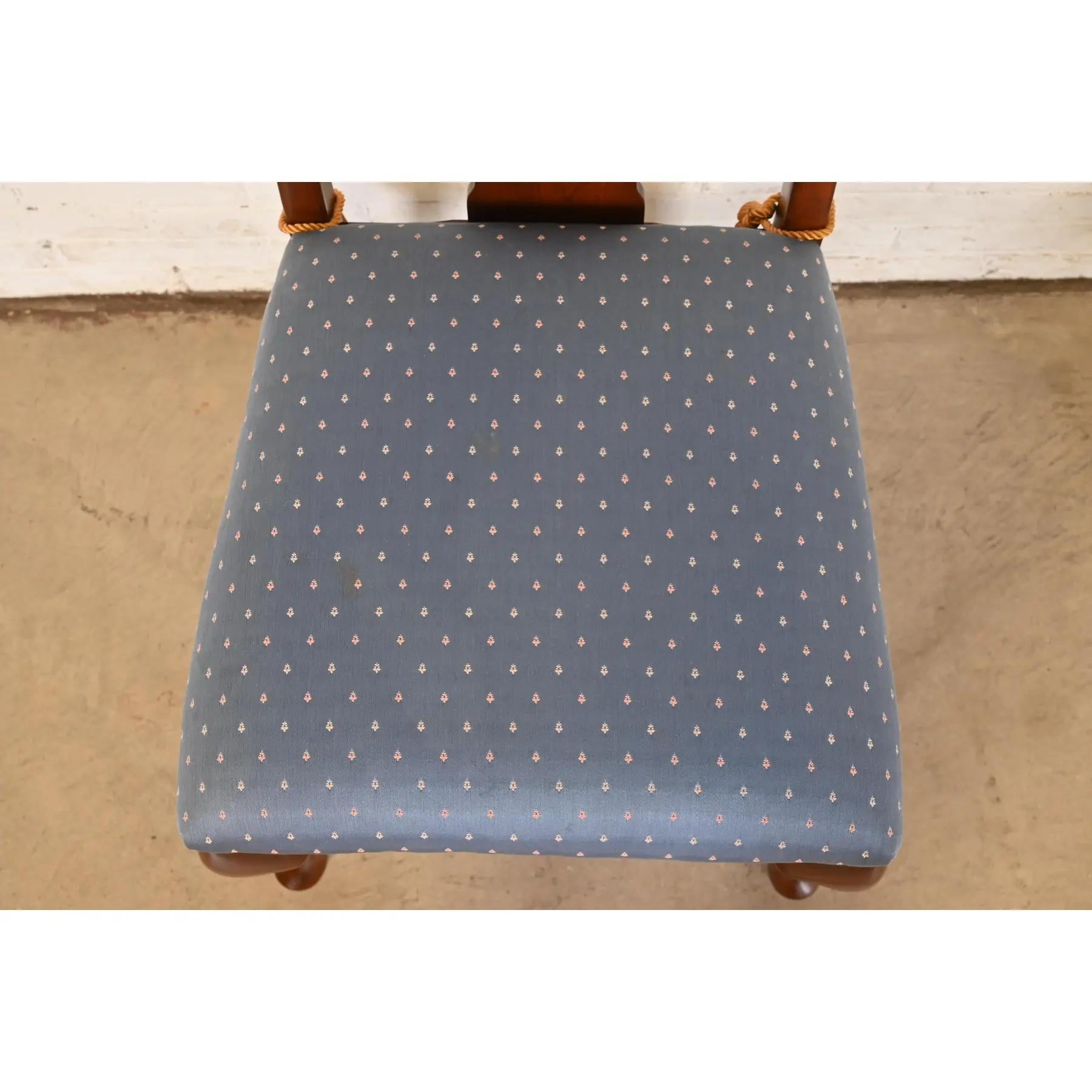 Harden Furniture Queen Anne Sillas auxiliares o de comedor de madera maciza de cerezo, Pareja en venta 3